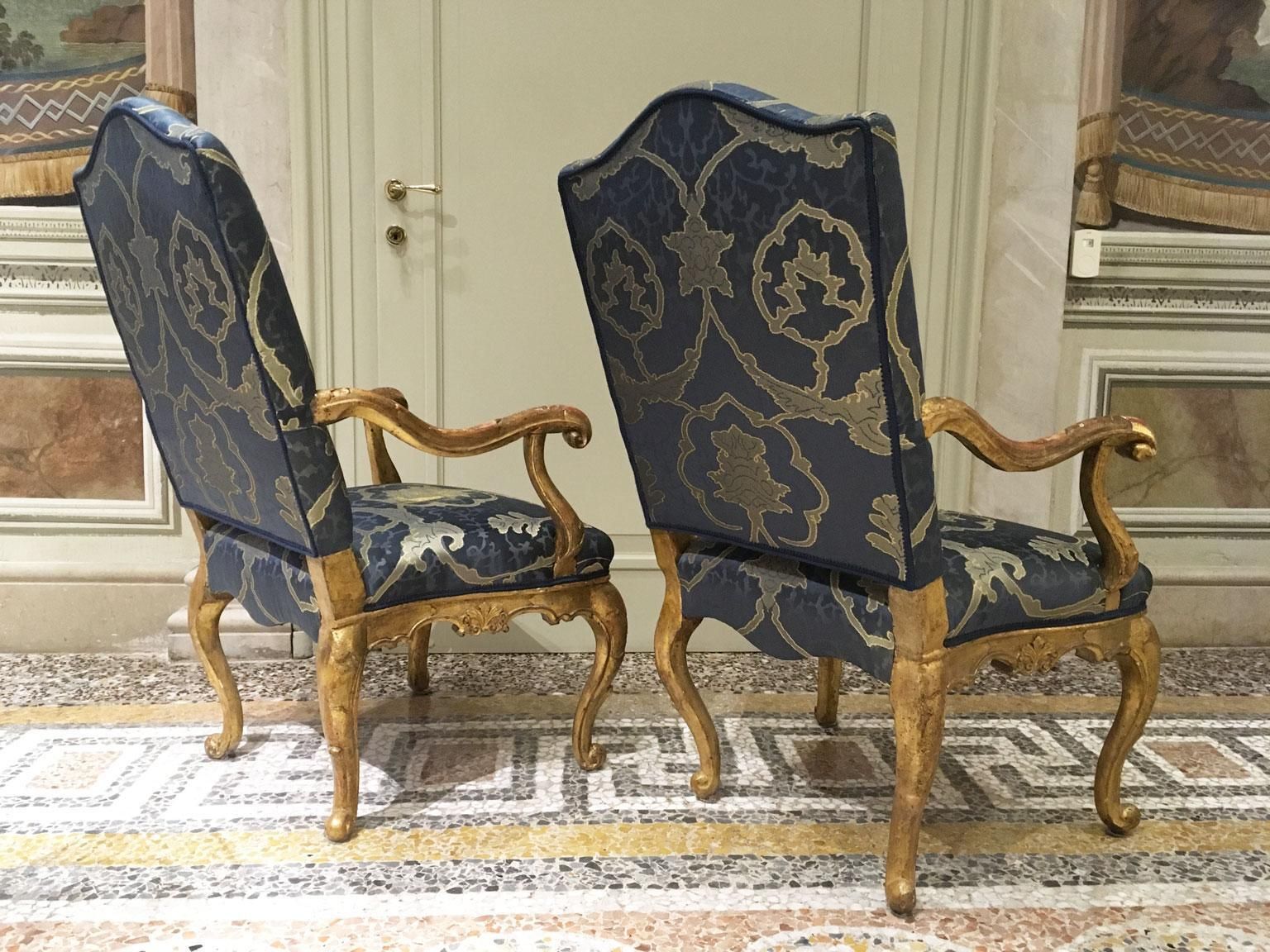 photo vinterior 1750 Venezia Italy Pair Of Rococo Carved Giltwood Armchairs