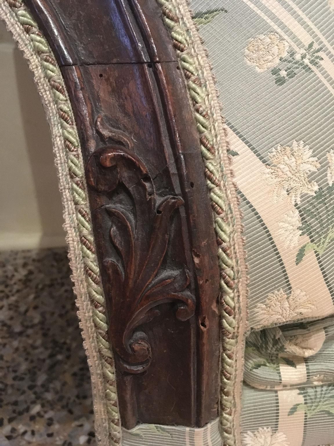 photo vinterior Italy 18th Century Master Lombard Cabinetmakers Carved Walnut Bench