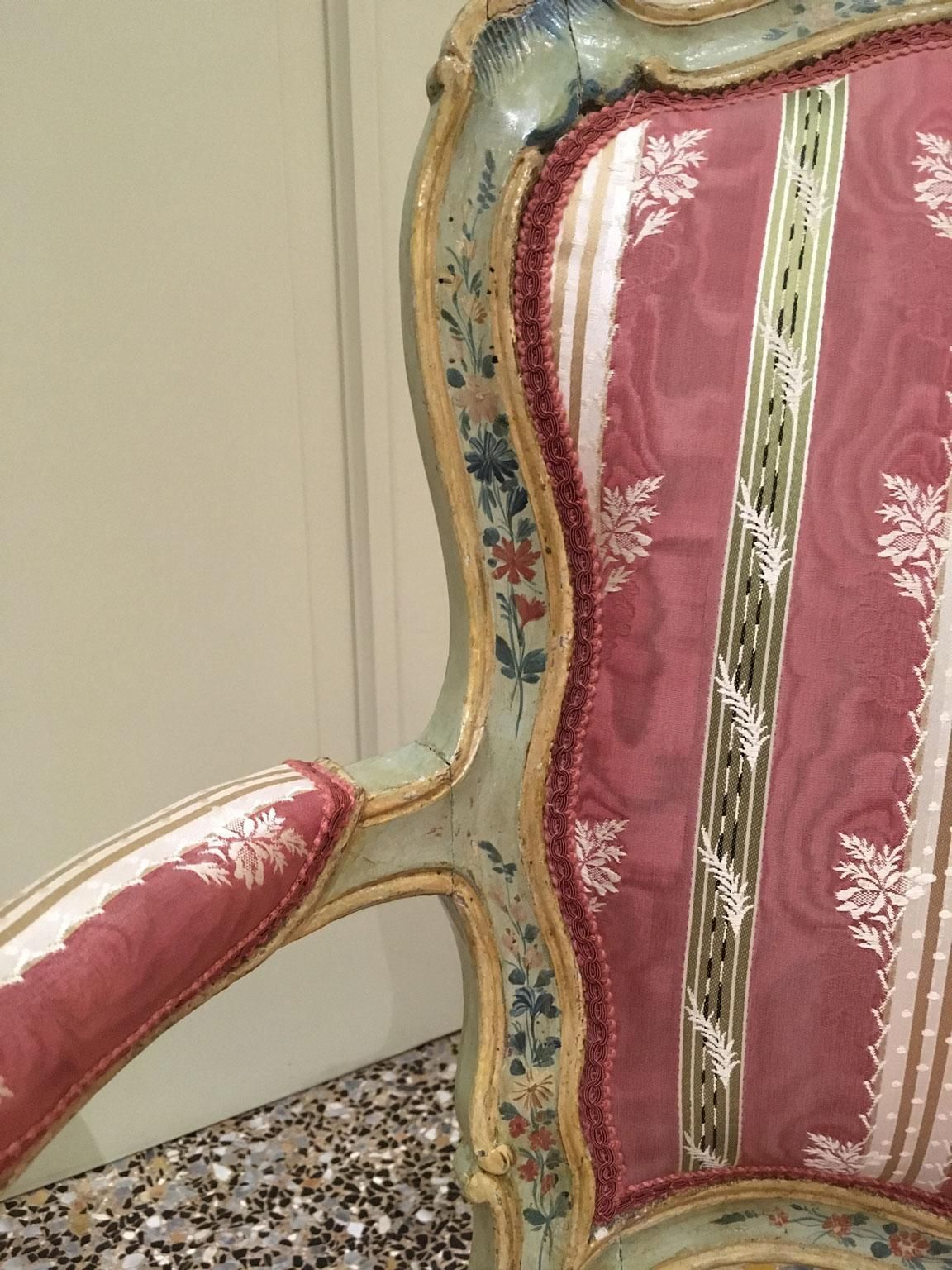 46742.0 1750 Venezia Italy Set 2 Green Lacquered Wooden Armchairs With Floral Decoration photo