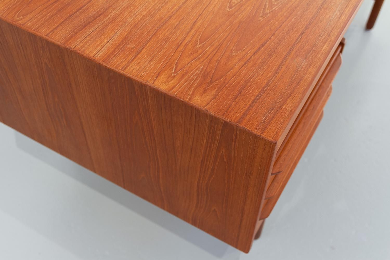 Danish Mid Century Modern Teak Desk By Valdemar Mortensen, 1960s. photo 2082.0