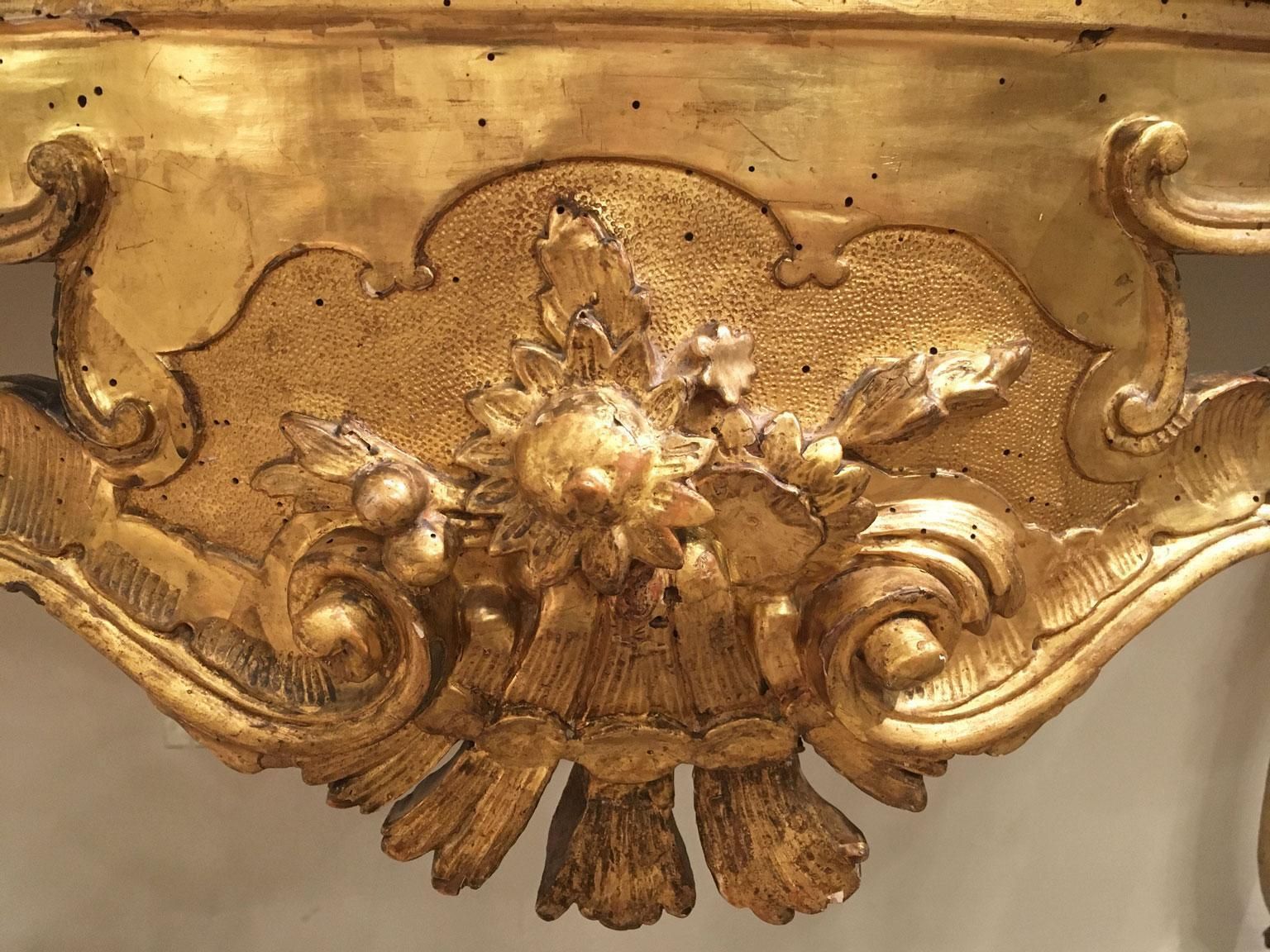 76487.0 1725 Venezia Italy Giltwood Engraved Console With Onyx  Marble Top photo
