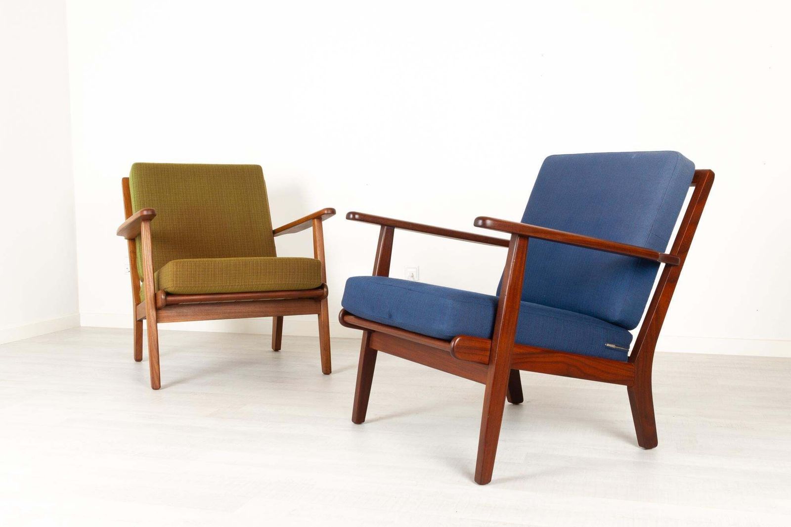 Vintage Danish Lounge Chairs By Aage Pedersen For Getama 1960s, Set Of 2 photo 1657.0
