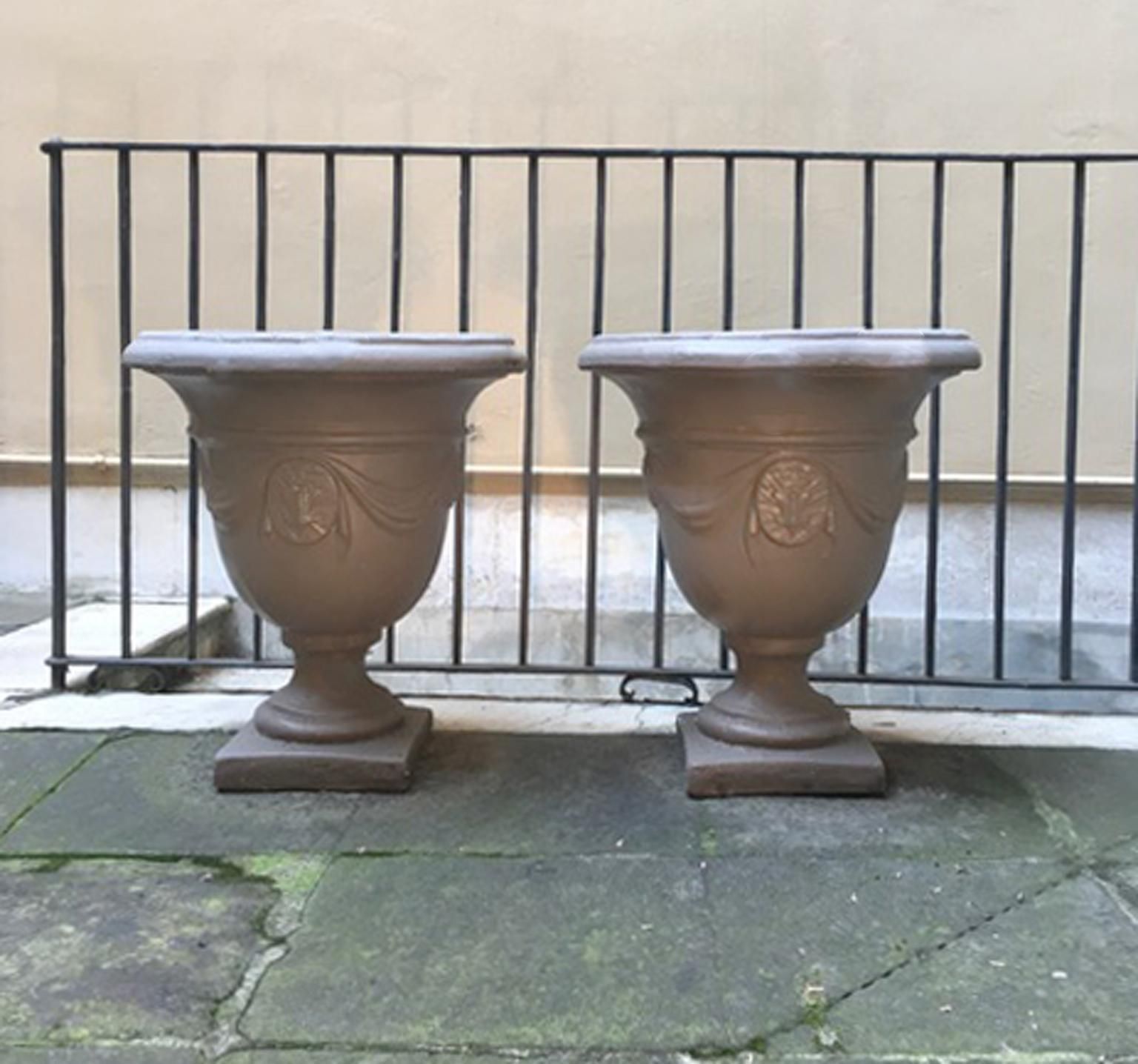 Pair Of Italian Neoclassical Style Stone Paste Gardens Urns Hand Paint Mud Color photo furniture