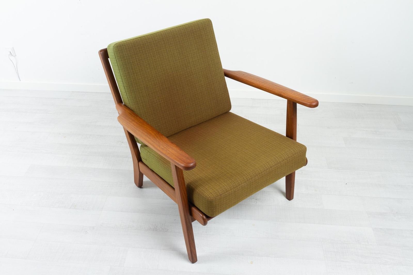 Vintage Danish Lounge Chair By Aage Pedersen For Getama, 1960s photo vinterior