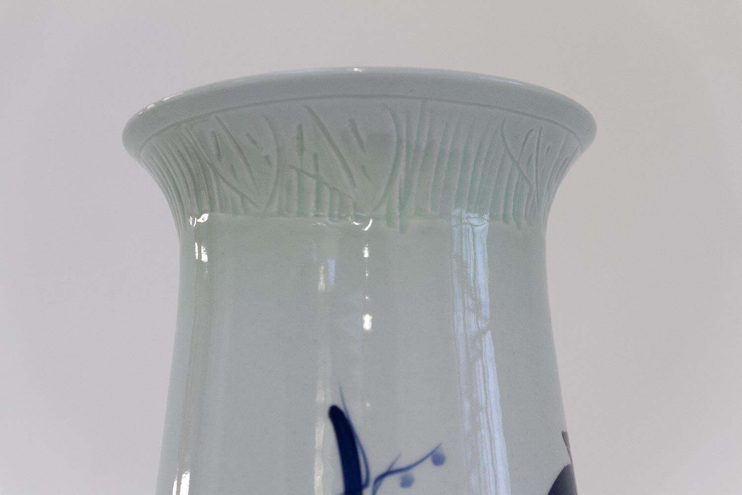 Chinese Blue And White Porcelain Vase, 1970s. photo Home Decor