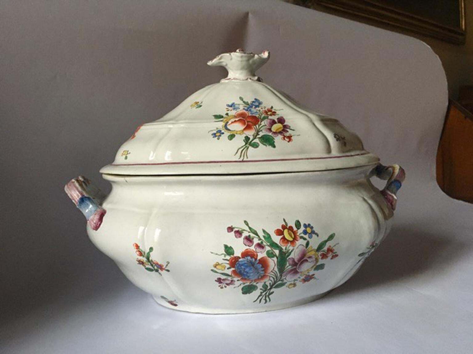 Italy Late 18th Century Porcelain Richard Ginori Doccia Soup Bowl photo furniture