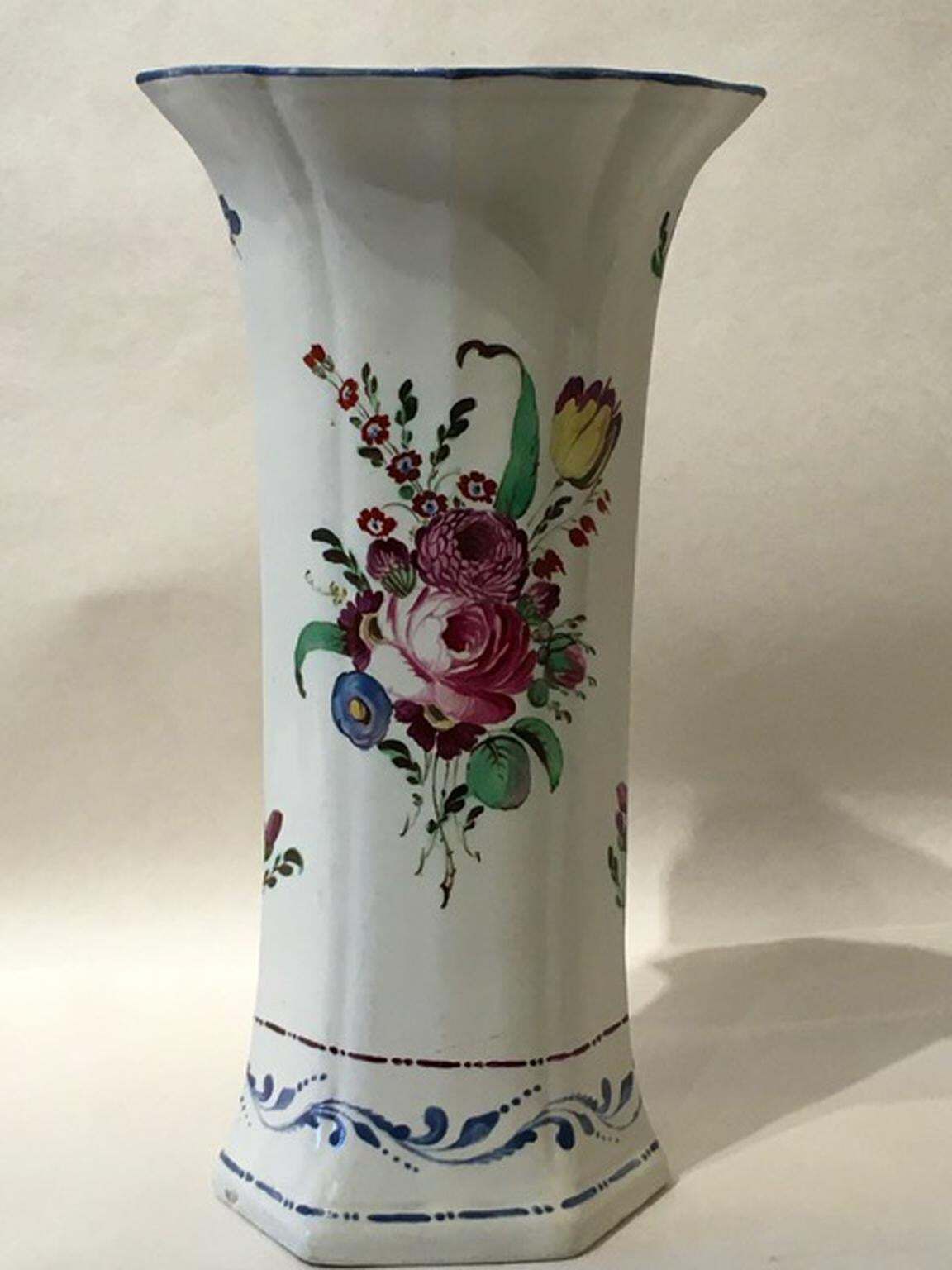 Italy Richard Ginori Early 18th Century Porcelain Vase photo for sale