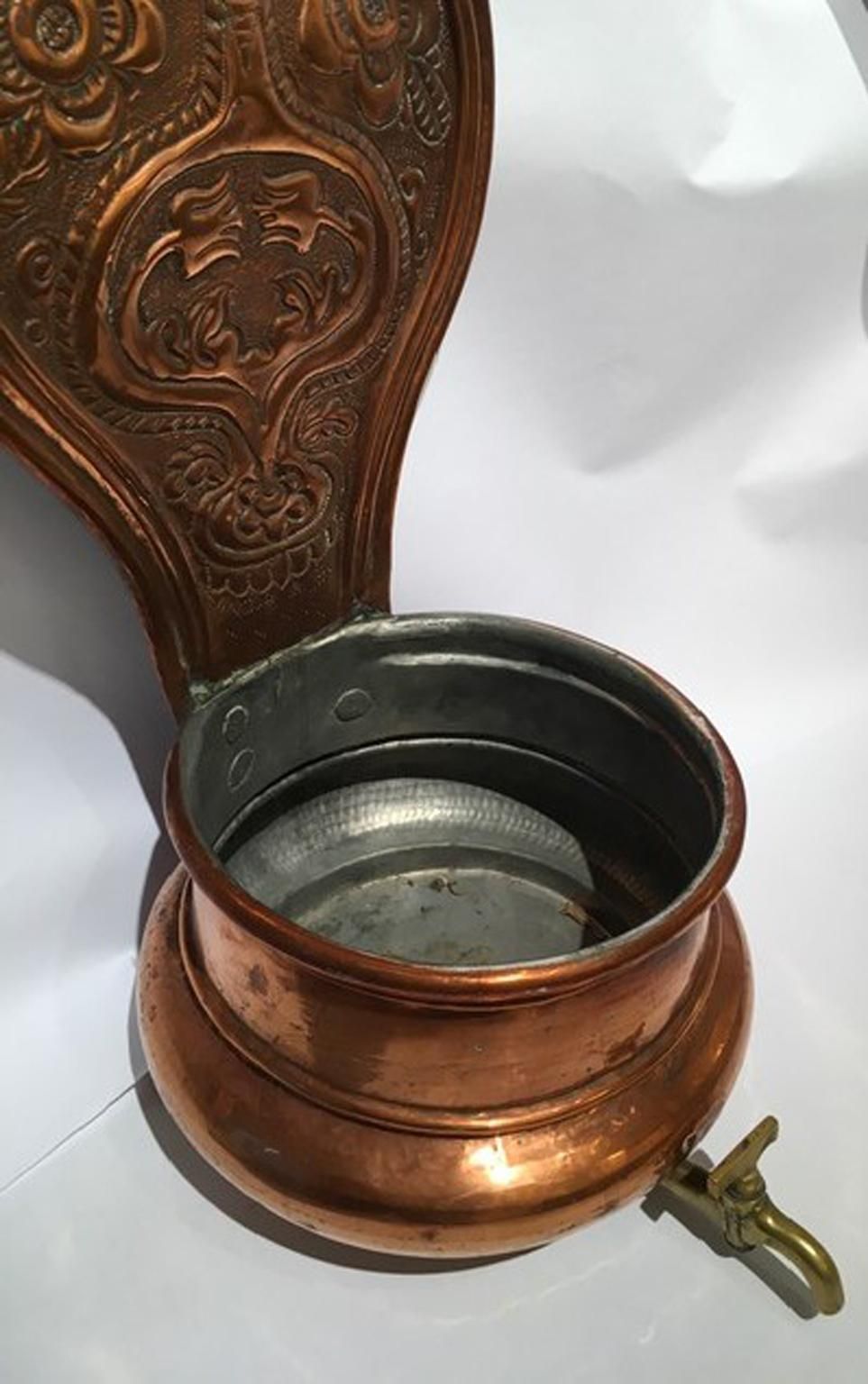 Italy 19th Century Kitchen Copper Wall Planter Pot photo vinterior