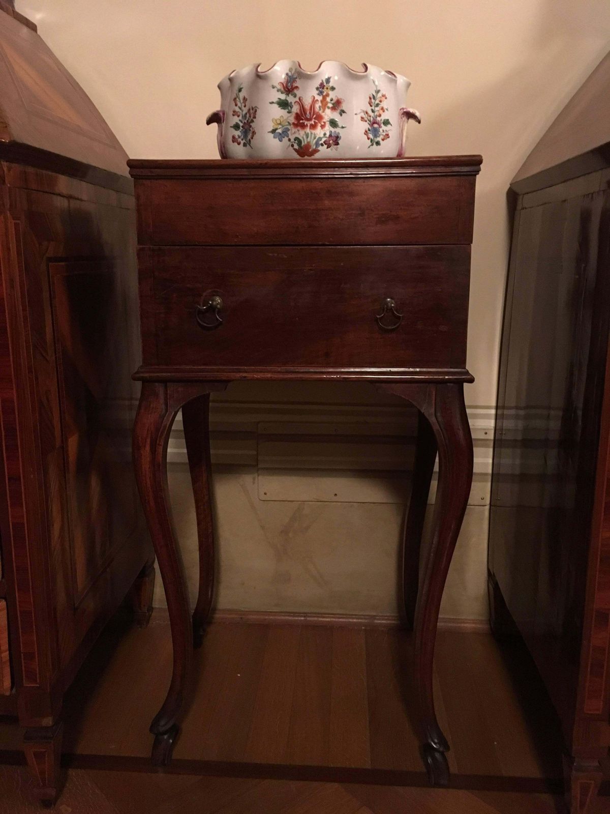 Italy 18th Century Louis XV Walnut Side Table Gueridon With Drawings photo Furniture