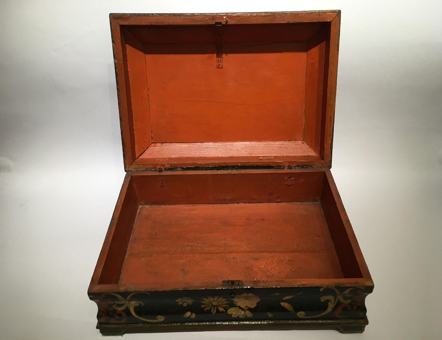 photo for sale 1750 Venezia Italy Lacquered Dark Blue Wooden Box With Golden Decoration