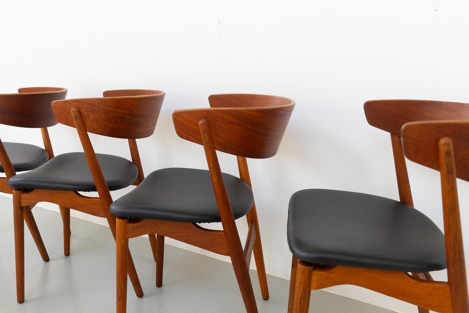 Vintage Danish Teak Dining Chairs No. 7 By Helge Sibast 1960s Set Of 4 photo 2040.0