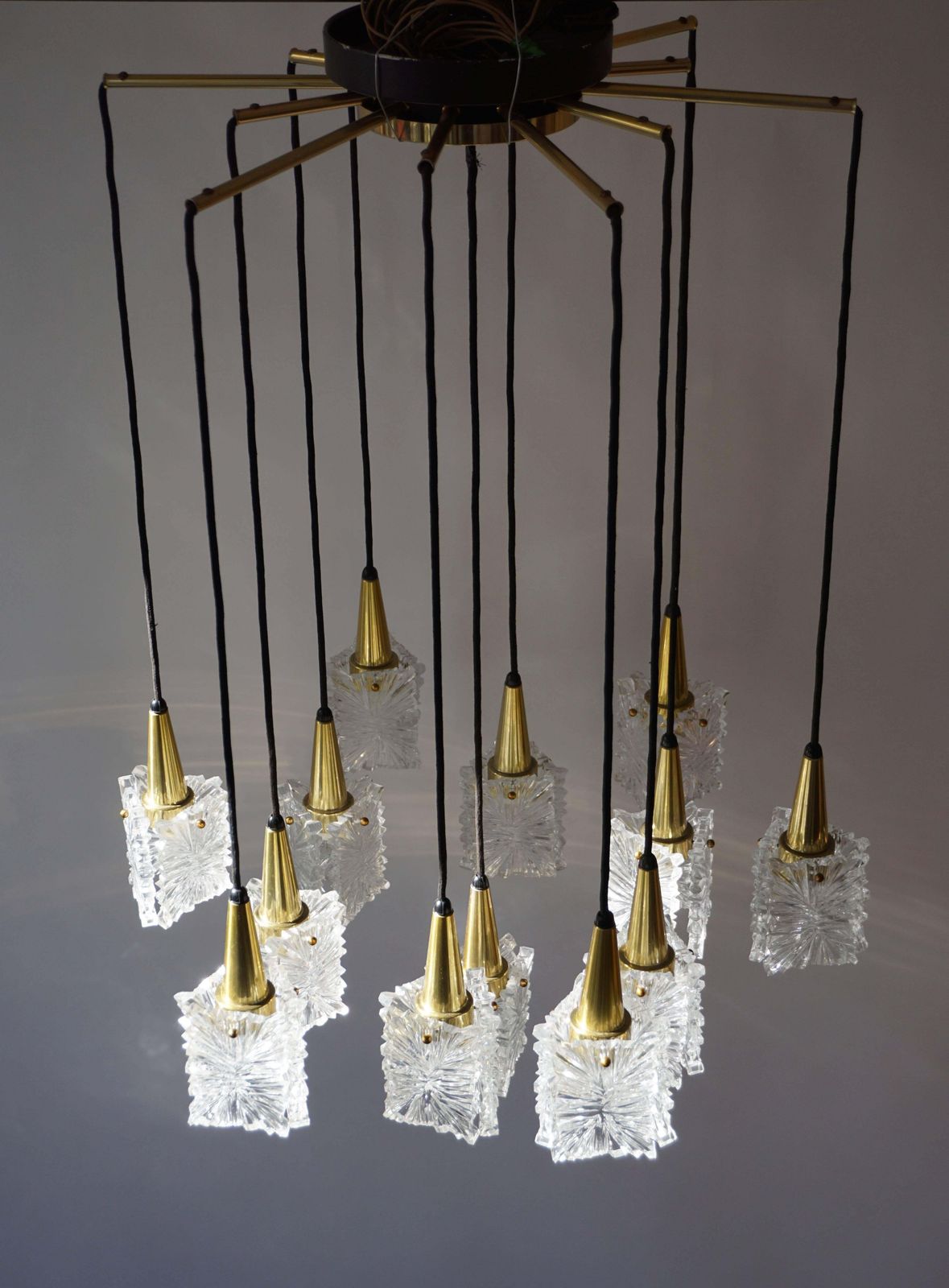 photo furniture Chandelier In Glass And Brass By Raak
