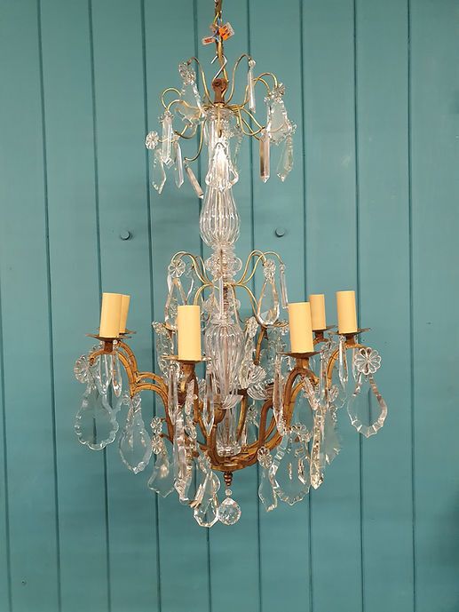 Early 20th Century French Chandelier With Eight Arms. 19"