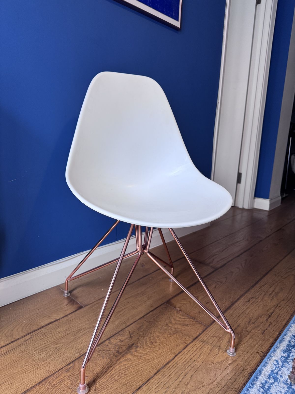 Modern White Molded Plastic Chair With Stylish Rose Gold Metal Legs photo buy