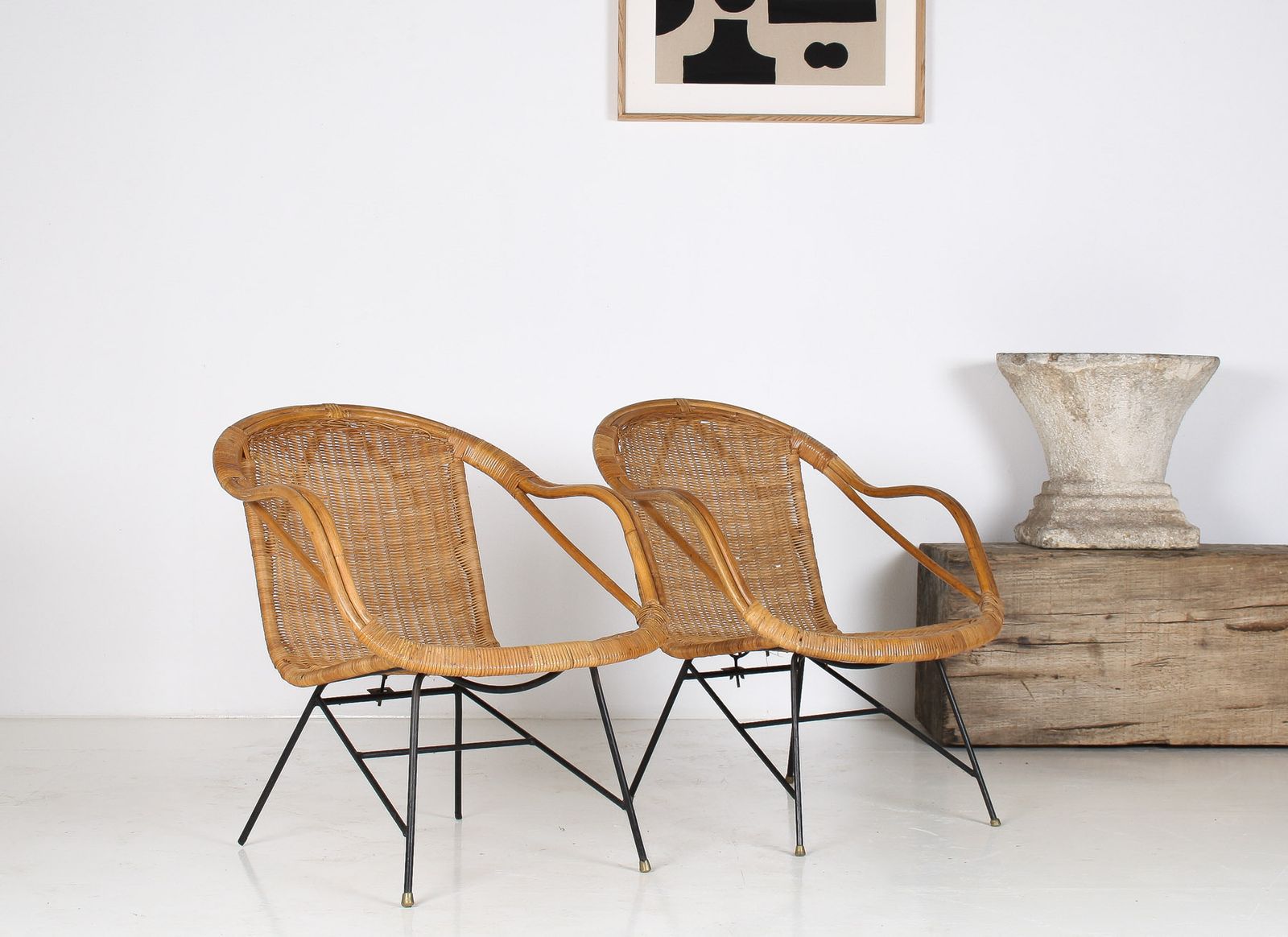 photo furniture A Pair Of 1950s Mid Century Rattan Basket Chairs In The Manner Of Arthur Umanoff