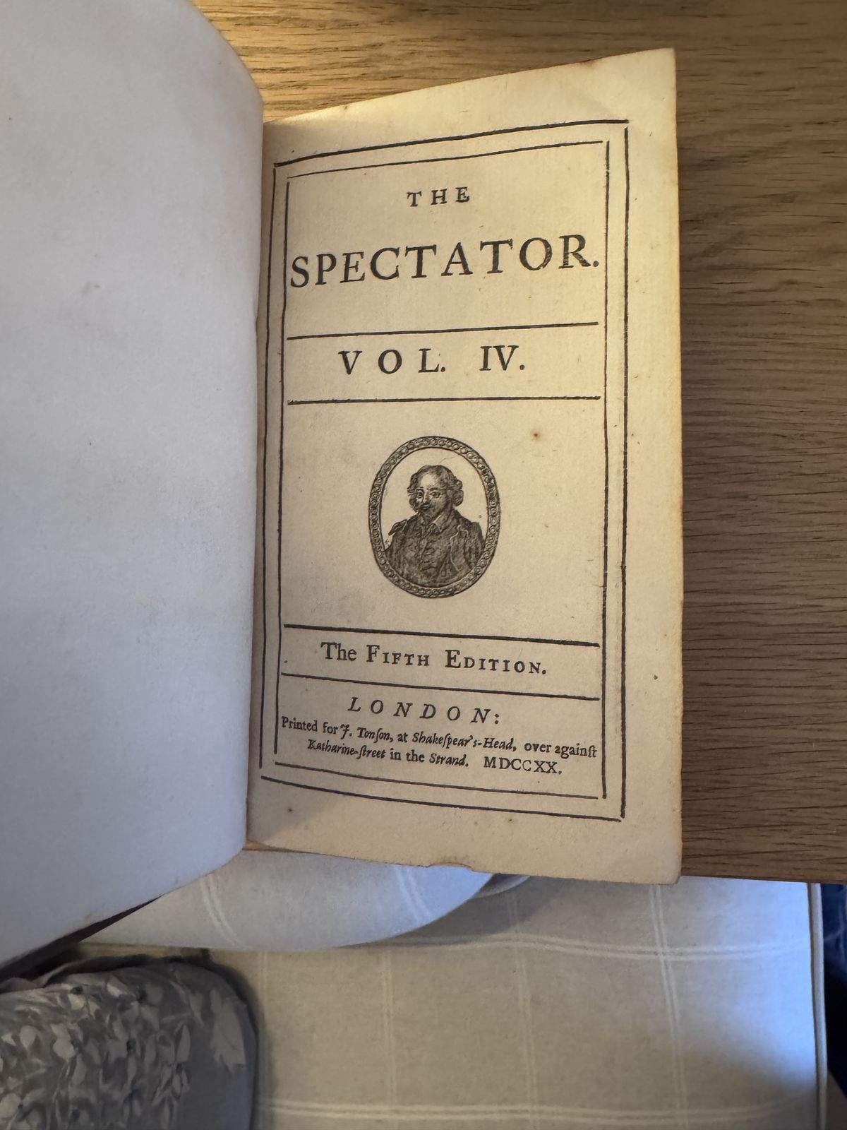 photo vinterior Set Of 8 Antique Spectator Books
