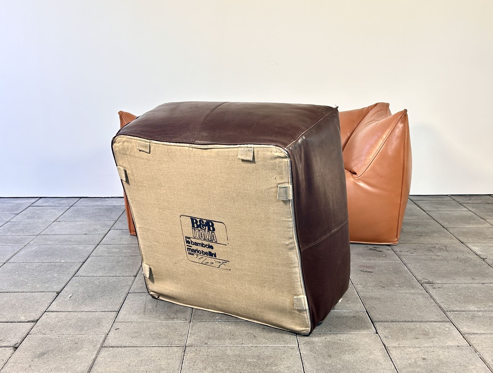 Bambole Leather Poof Designed By Mario Bellini For B&B Italia 1980ies photo buy