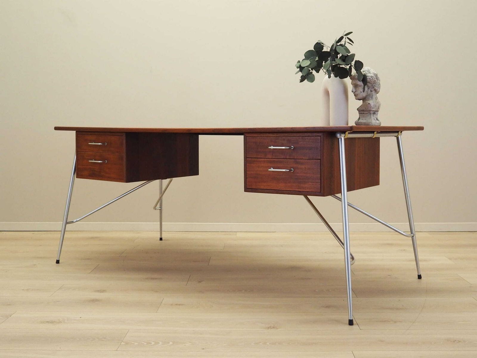 Teak Desk, Danish Design, 1960s, Designer: Børge Mogensen, Manufacturer: Søborg Møbler photo vinterior