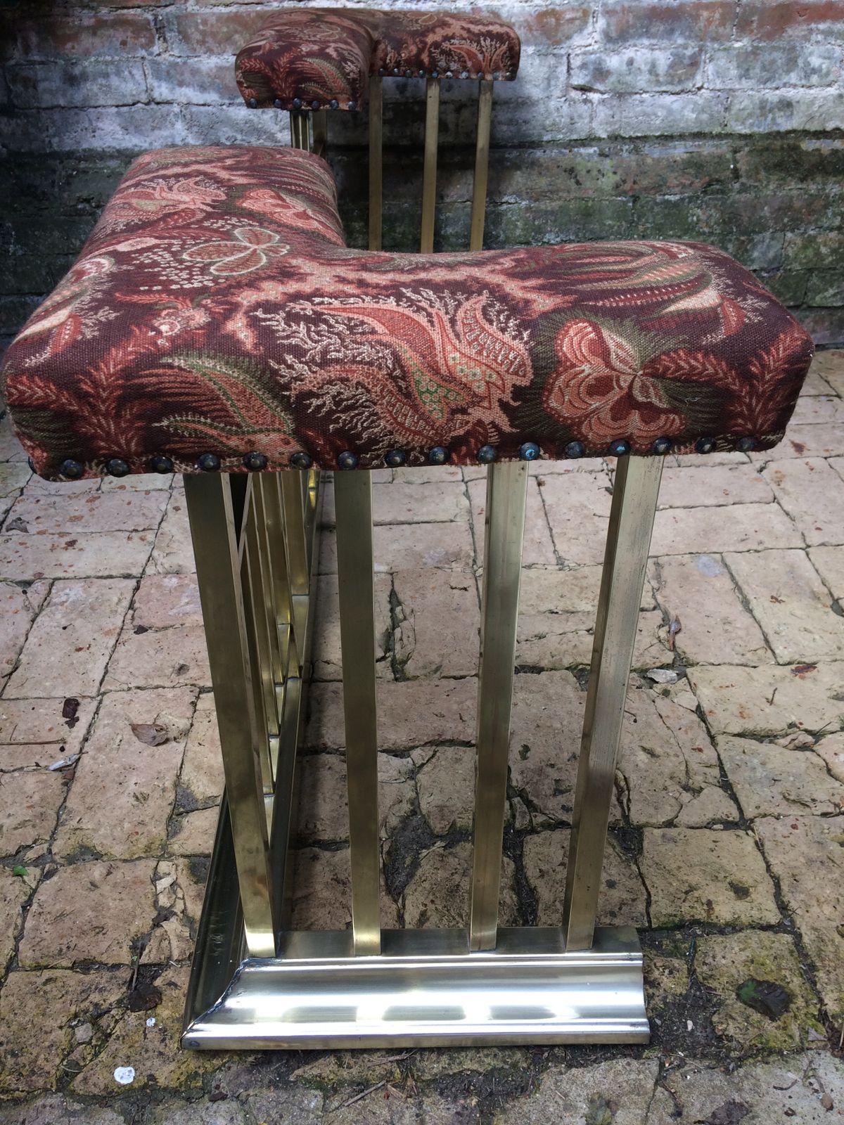 photo furniture Antique Brass Club Fire Fender Seat