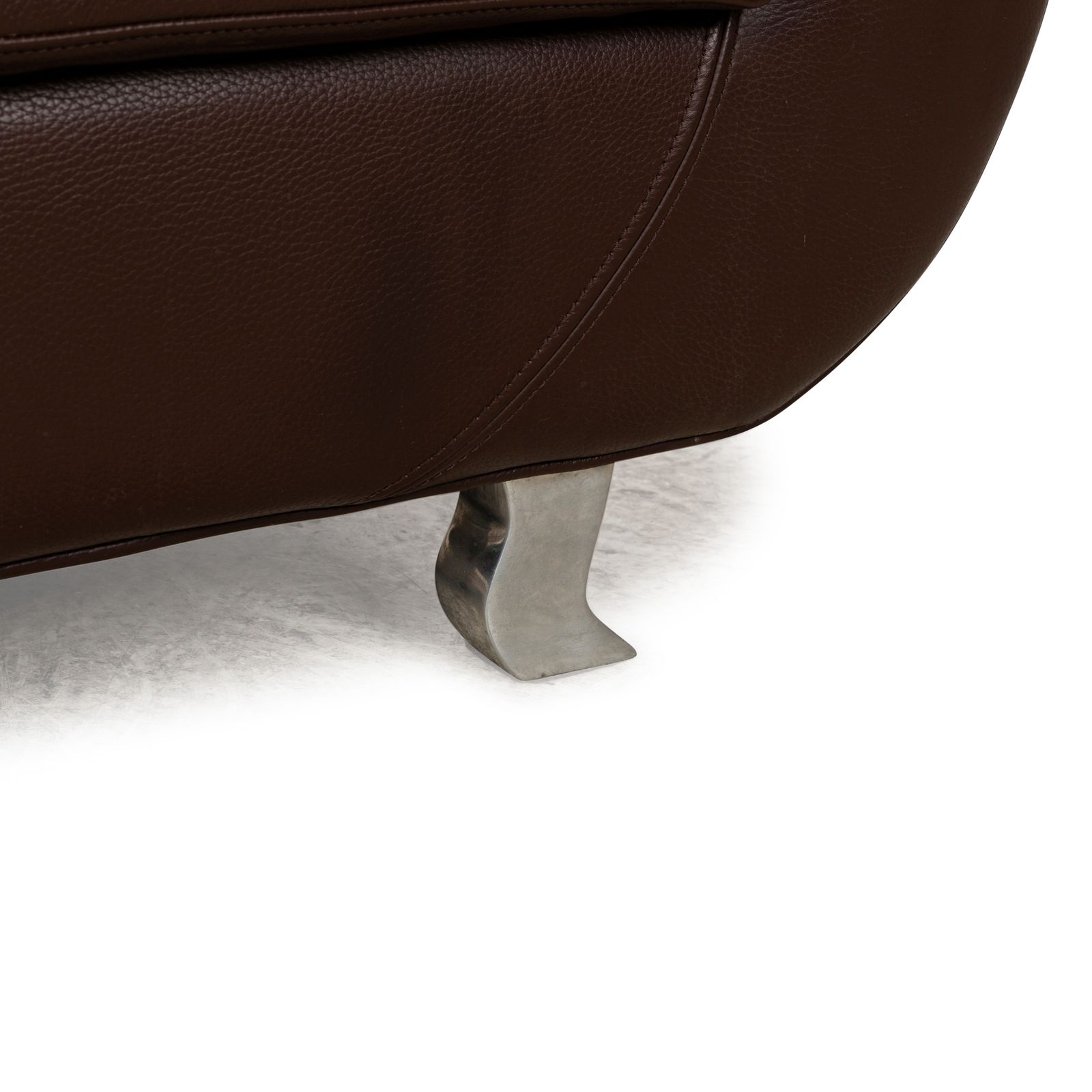 Fauteuil Bretz Moon en cuir brun photo Mobilier