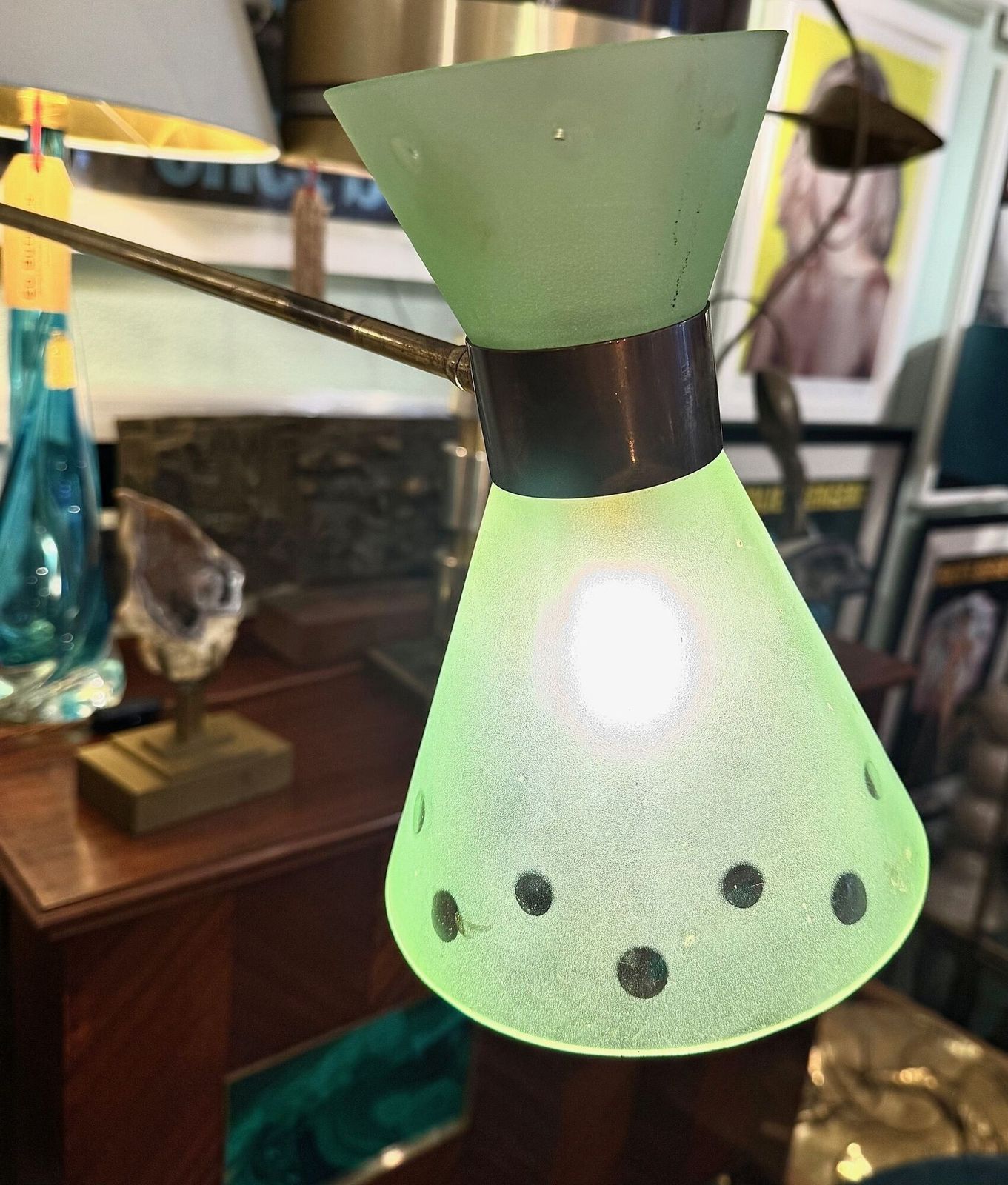 photo vintage An Italian 1950s Brass And Glass Telescopic Reading Wall Light