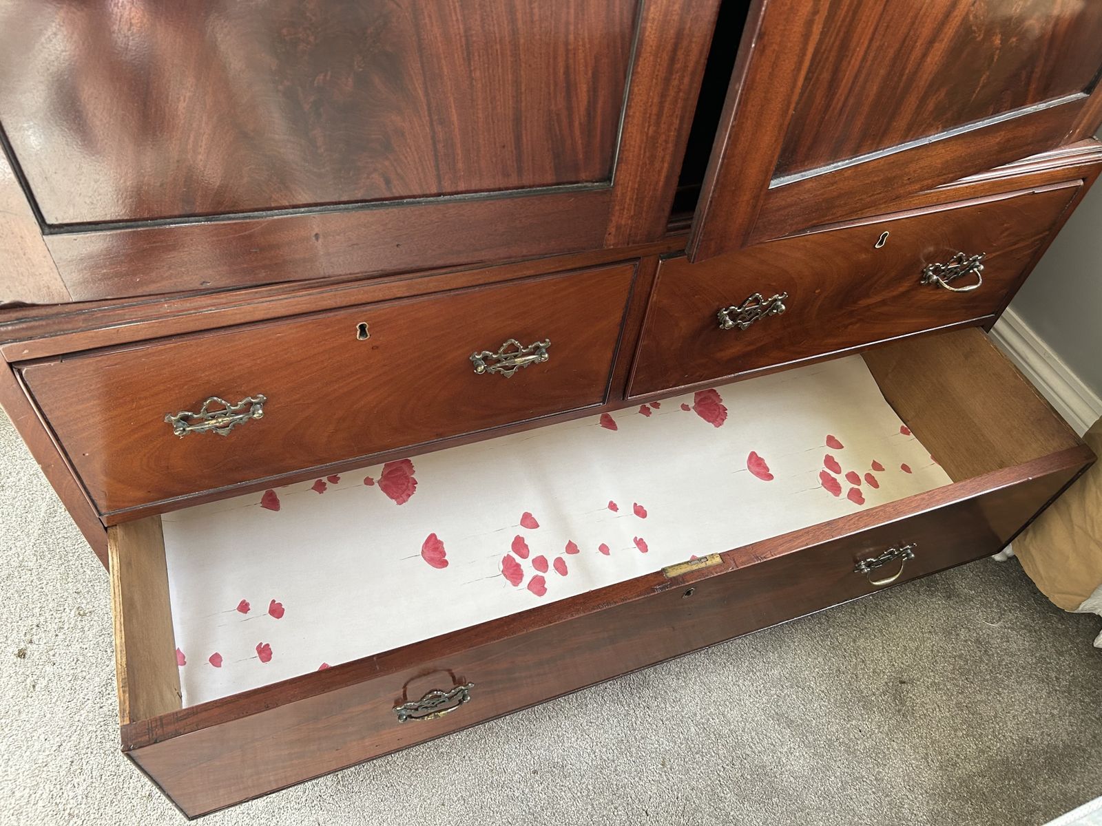 photo furniture Georgian 1800s Figured Mahogany Linen Press Wardrobe