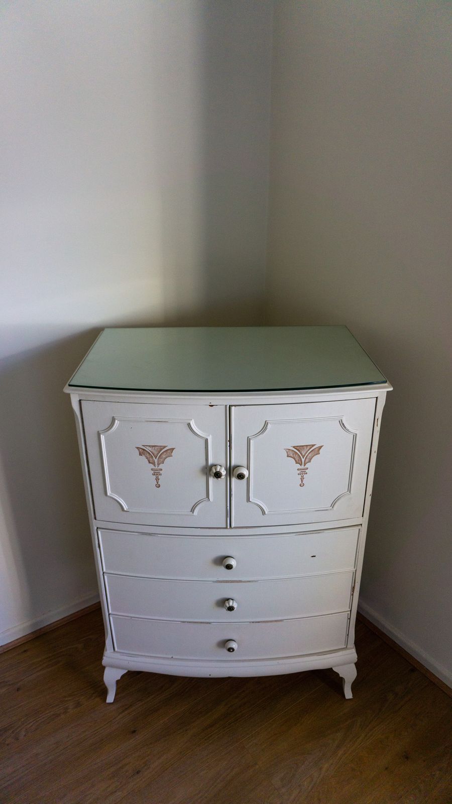 Ivory 3 Piece Bespoke Hand Painted Bedroom Set (French Louis) photo Furniture