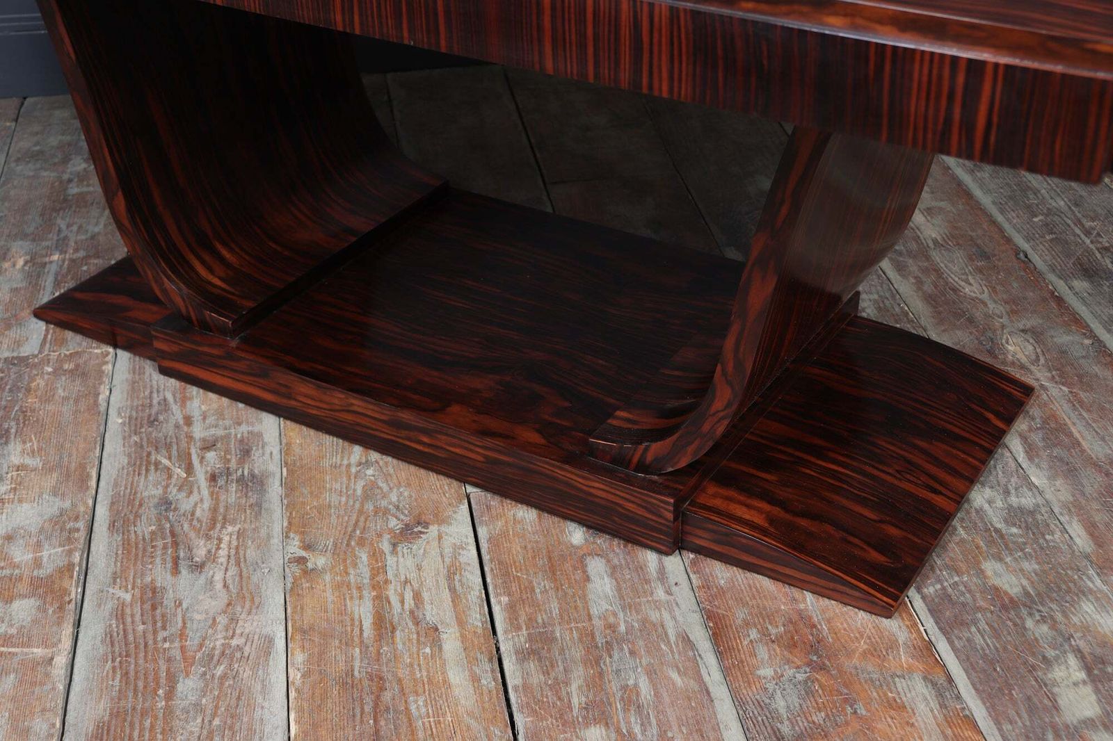photo furniture French Art Deco Dining Table In Macassar Ebony