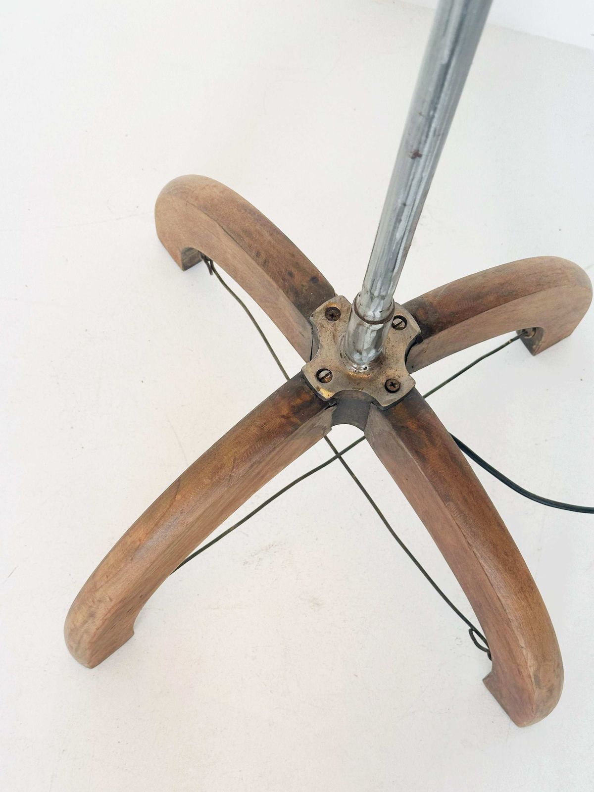 Industrial Floor Lamp In Wood And Metal With Sodium Bulb photo Lighting