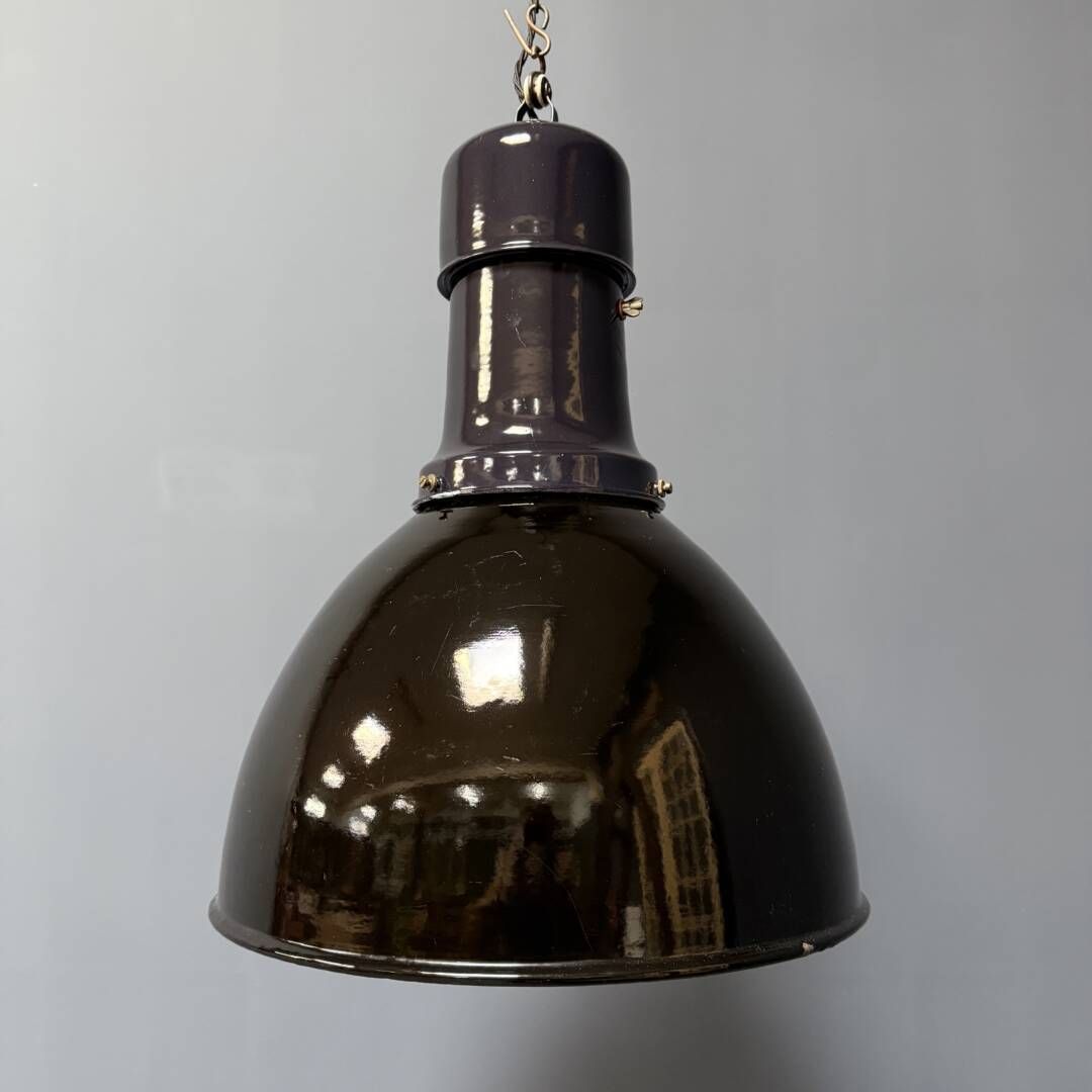 photo furniture Grote Zwarte Emaille Bauhaus Fabriekslamp