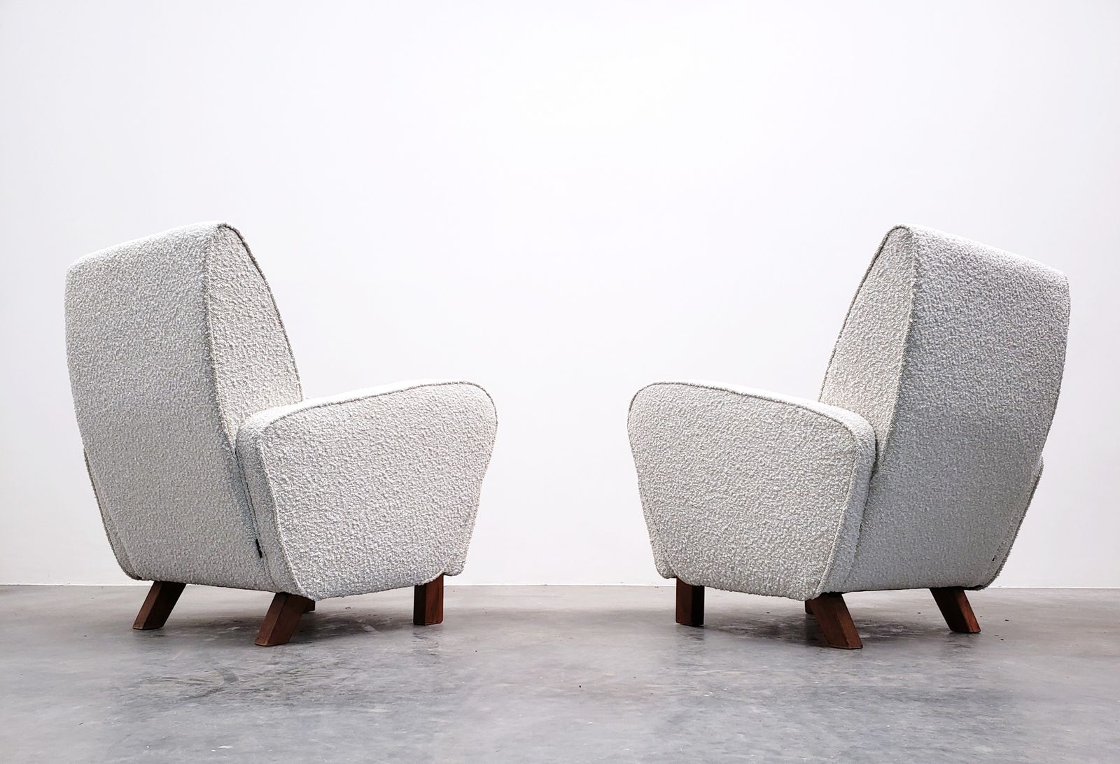 photo furniture Set Of Two 1930 Jindrich Halabala H   282 Armchairs In Premium Ivory Boucle