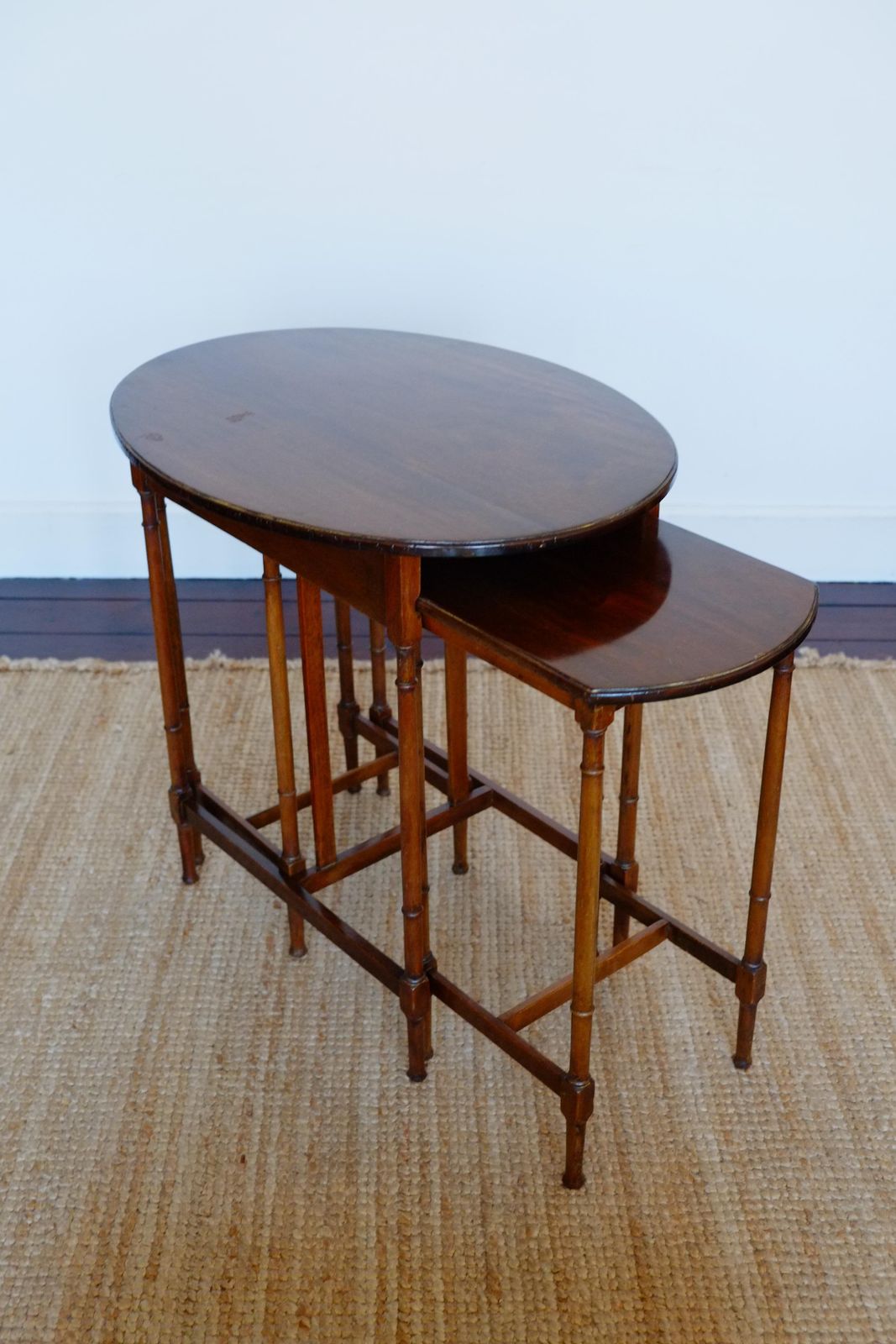 A Tall Set Of 3 Antique Mahogany Oval Nesting Tables. England C.1900 photo vinterior