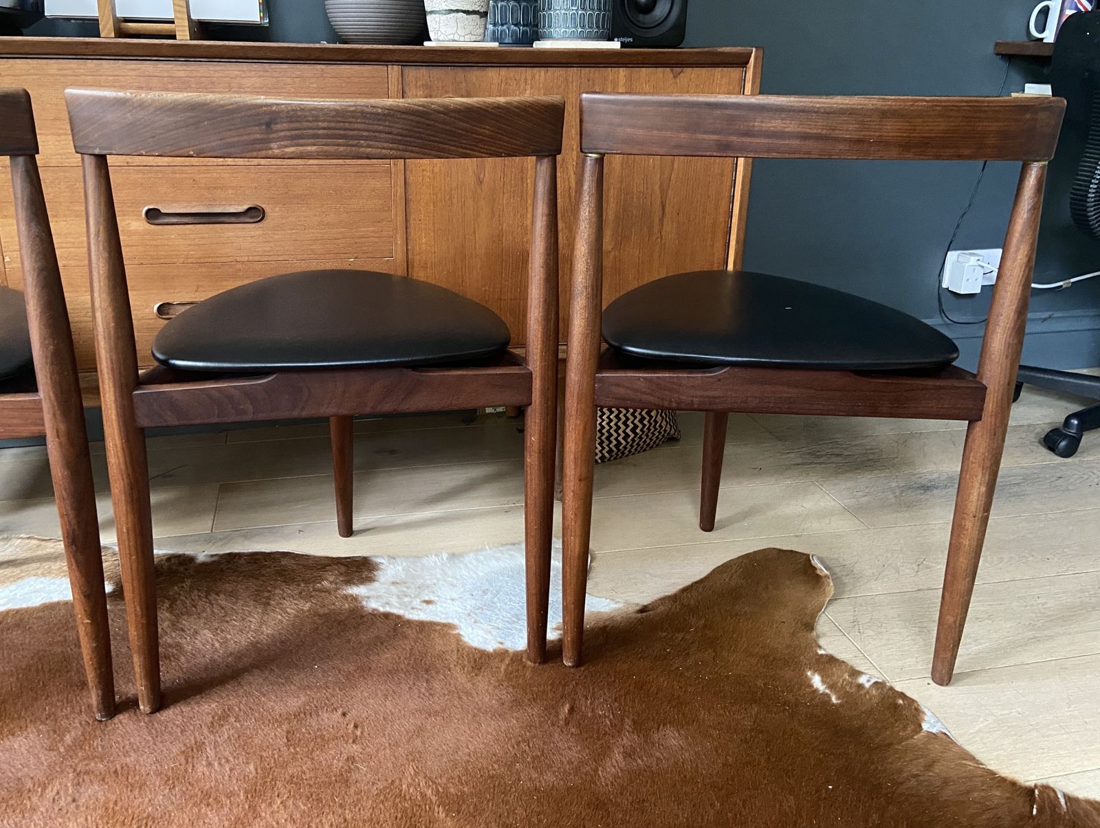 photo vinterior Set Of 4 Hans Olsen For Frem Rojle Tripod Chairs Mid Century Modern, Danish, Teak