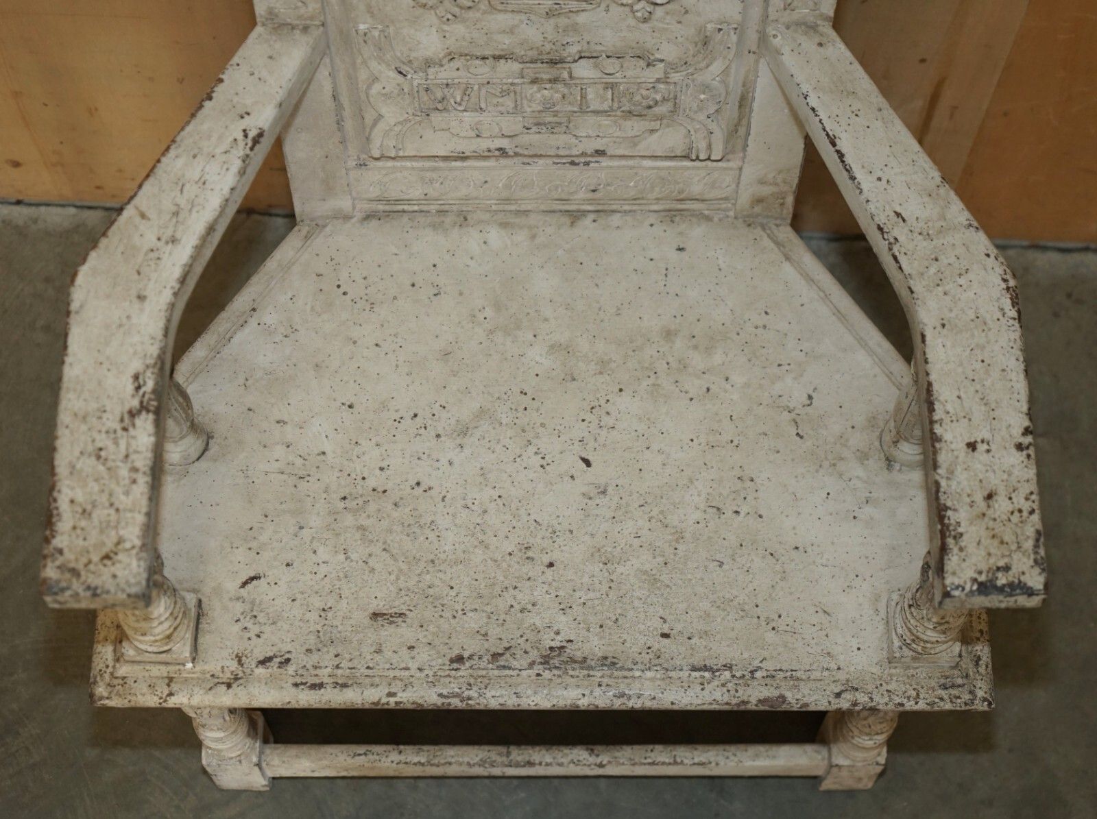 photo vinterior Antique 1622 Dated Ornately Hand Carved English Oak Painted Throne Armchair
