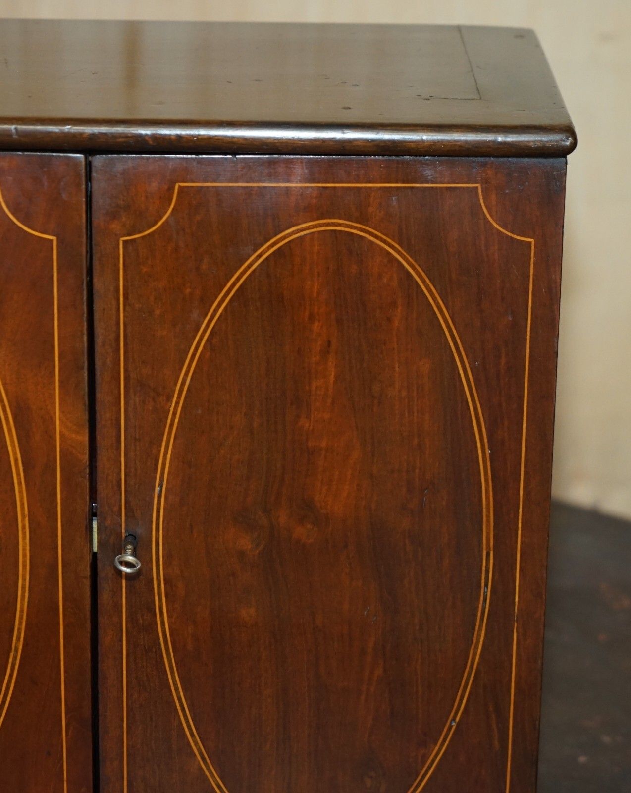 photo furniture Fully Restored Fine & Antique Georgian Sheraton Collectors Cabinet Circa 1820
