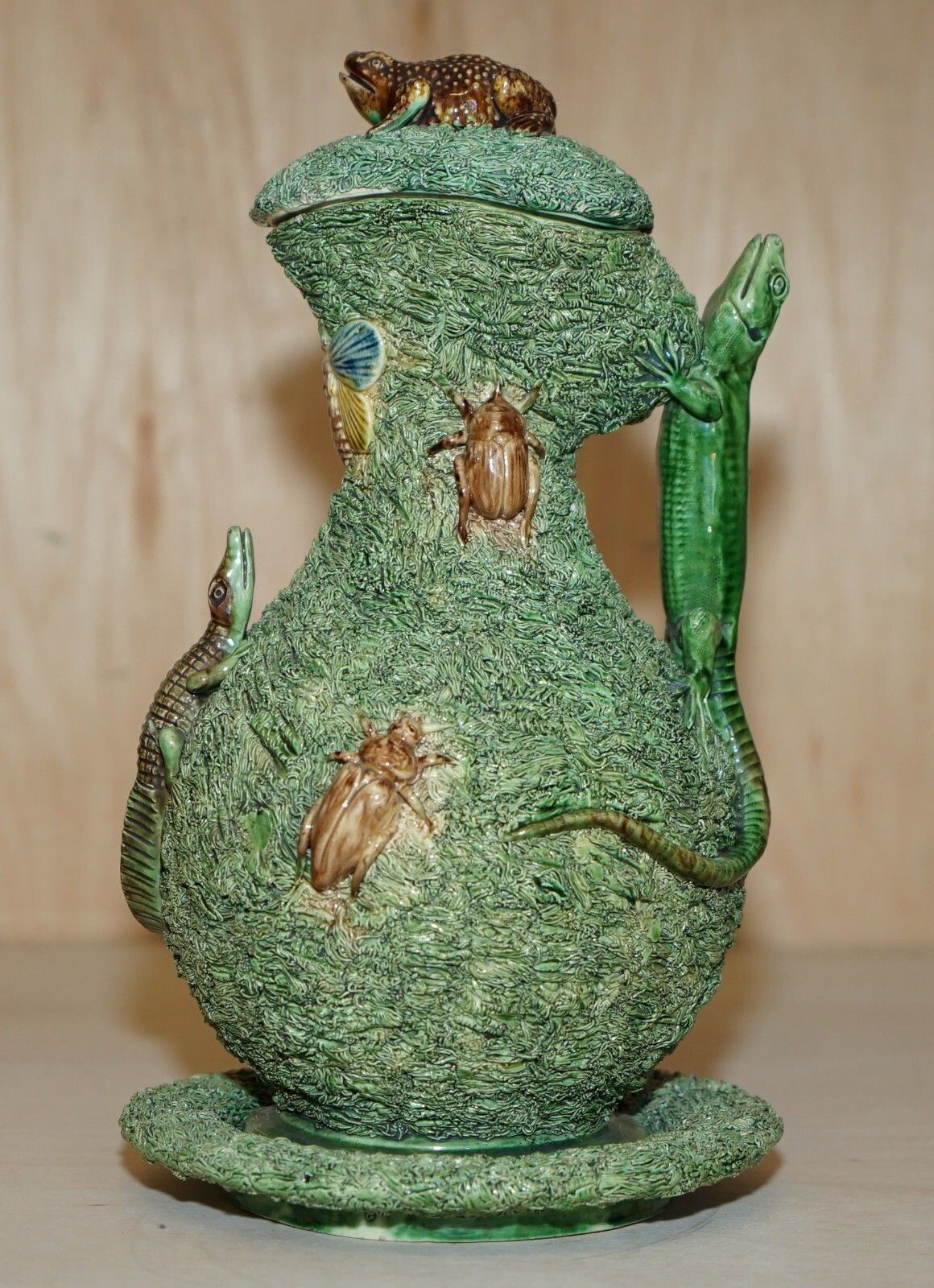 Stunning Portuguese Antique Victorian 1880 Mafra Palissy Ware Ewer Jug & Saucer photo for sale