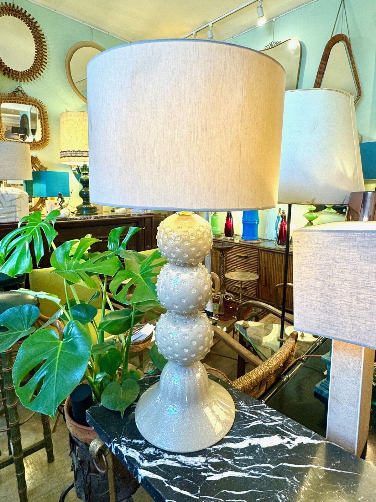 845.0 A Large 1980s Avventurina Murano Taupe Coloured Glass Ball Lamp With Brass Fittings photo