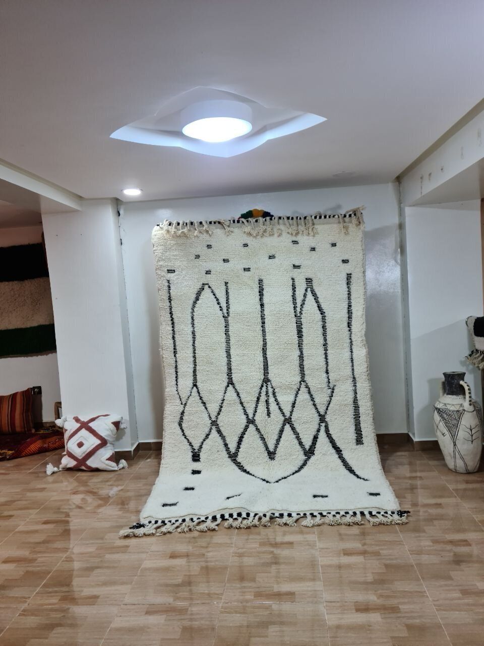 Handwoven Moroccan Berber Rug   Minimalist Black & White Geometric Design (250x150 Cm)