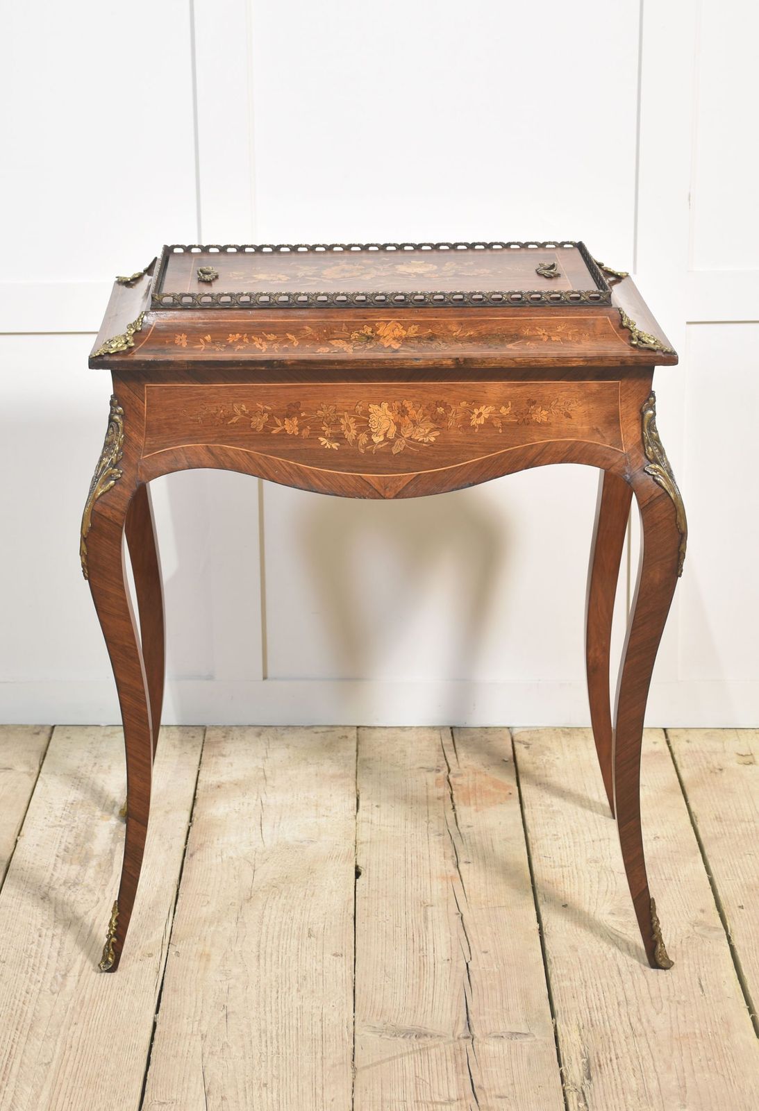 19th Century Mahogany Inlaid Jardinere Planter photo 1674.0