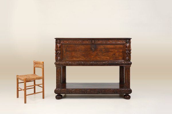 Italian Renaissance Cabinet In Walnut With Carvings, 16th Century photo 13380.0