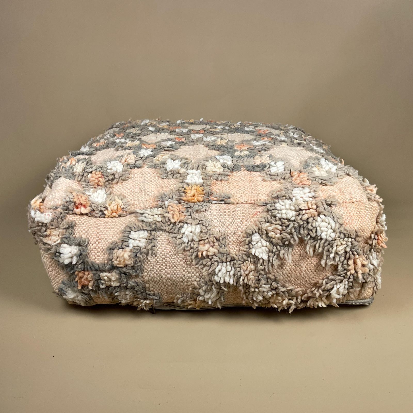 Vintage Moroccan Pouf Footstool Kilim Carpet Handwoven Old Wool 60x60x20cm Traditional Lounge Pouffe Cube Square Floor Cushion Pink Grey photo Furniture