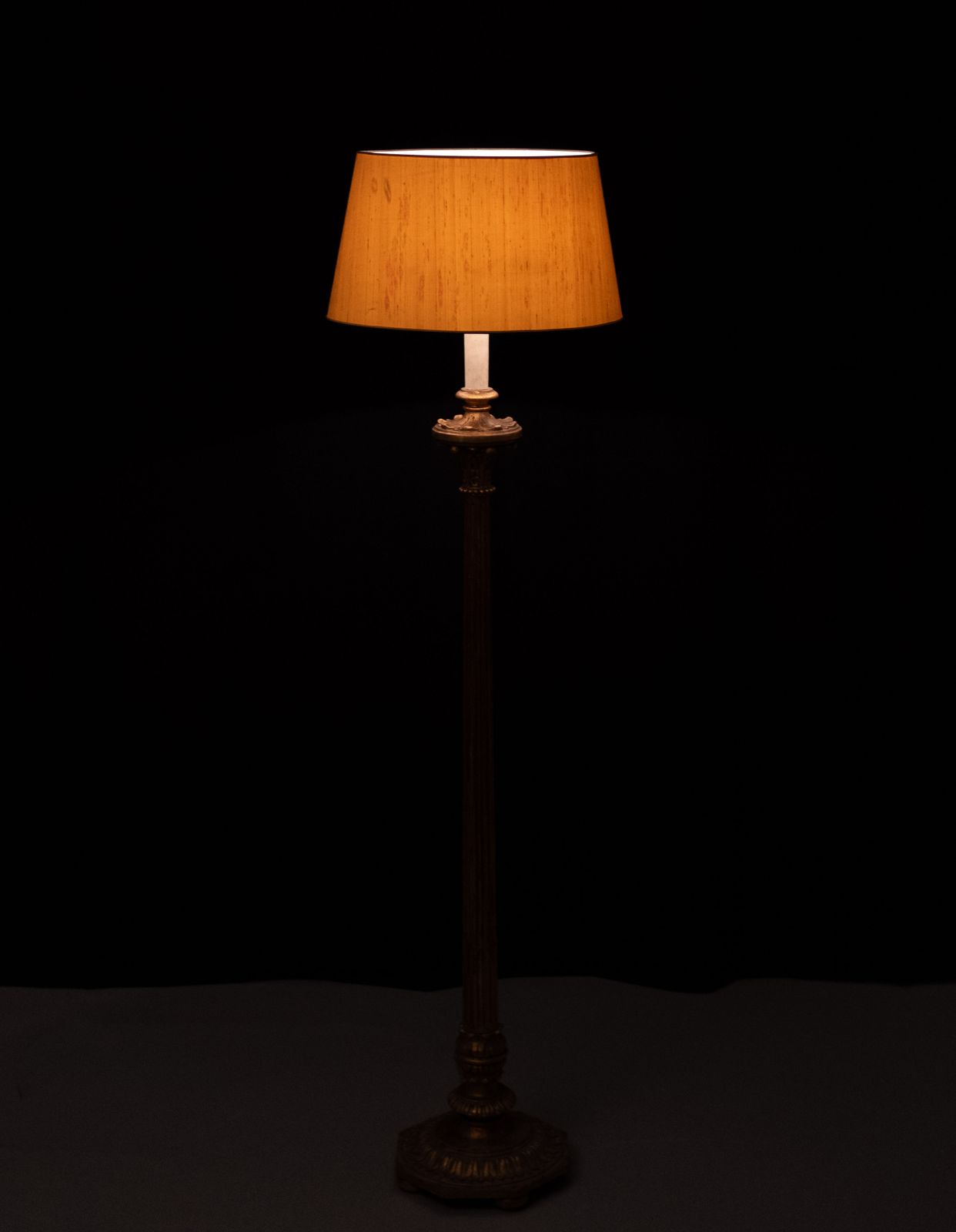 Lighting Italian Rococo Wooden Floor Lamp Antique Gold 1950s photo