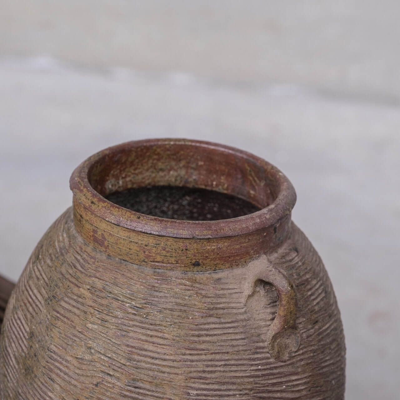 Home Decor Vintage Ceramic Asian Water Pot photo
