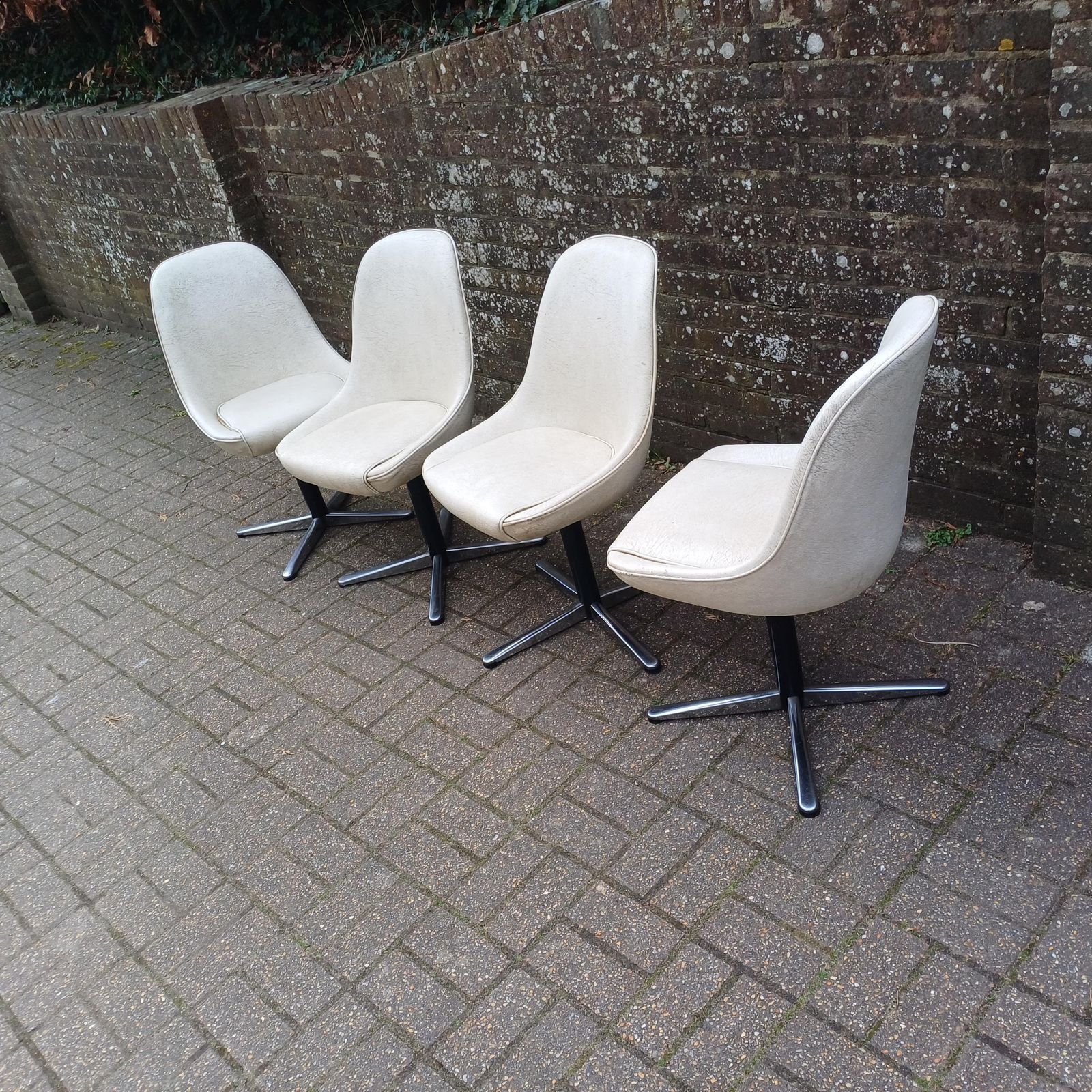 Set Of 4 Vintage Retro Centa 70s Chrome Plastic And Vinyl Dining Chairs photo furniture