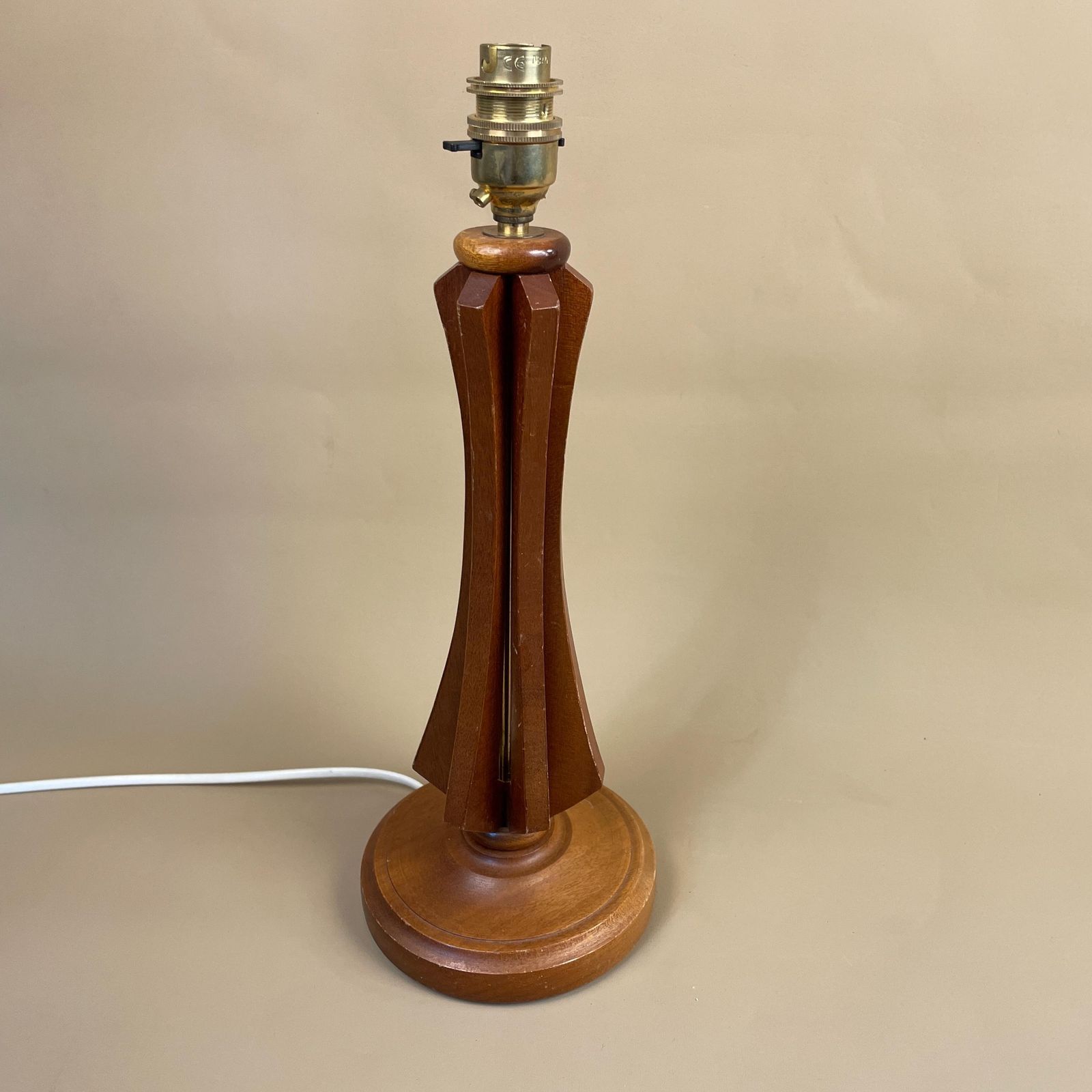 Vintage Wooden Table Lamp Side Light Brown Wood Round Base Retro Bedside Desk Hand Carved Farmhouse Cottage Decor Column photo furniture
