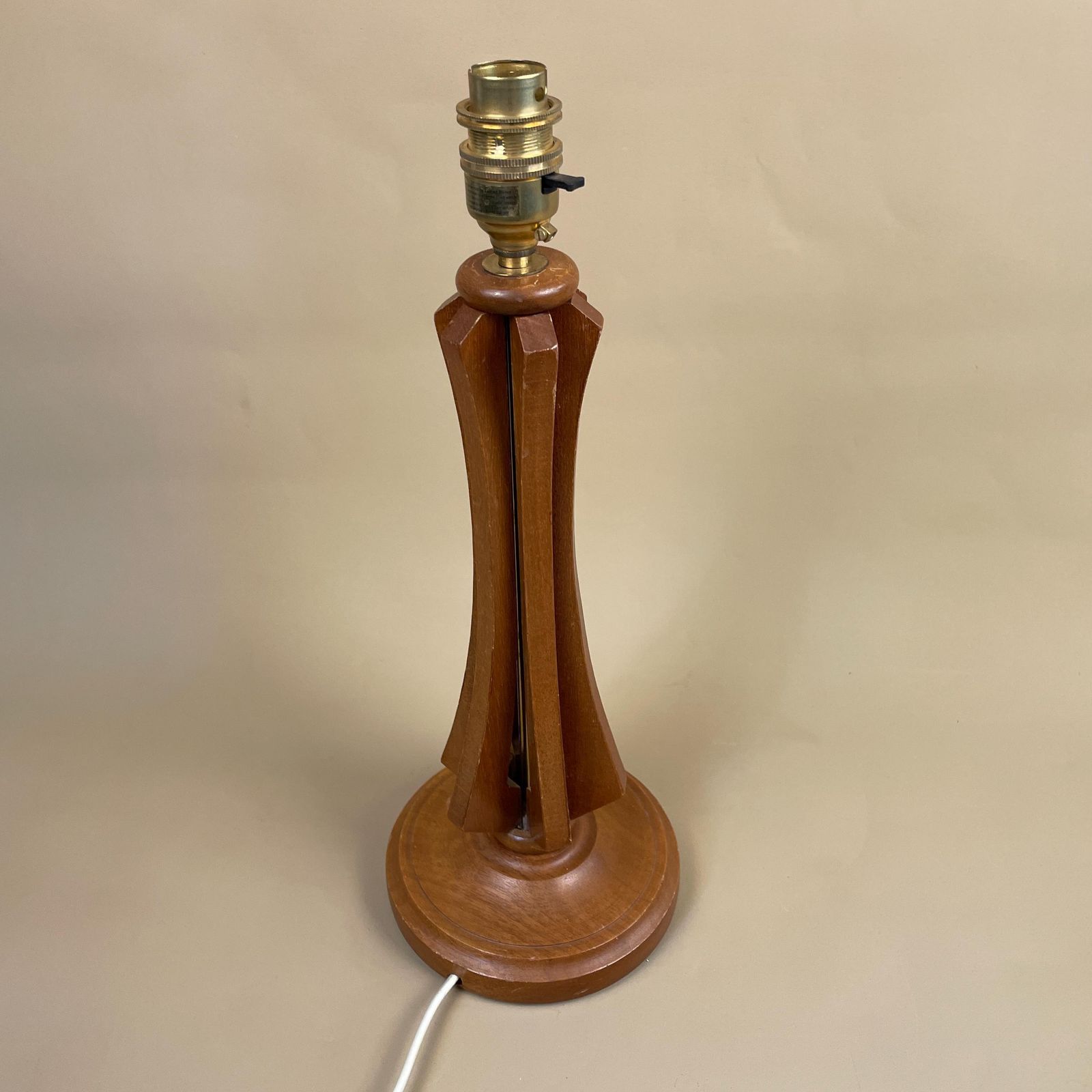 Vintage Wooden Table Lamp Side Light Brown Wood Round Base Retro Bedside Desk Hand Carved Farmhouse Cottage Decor Column photo 69.0