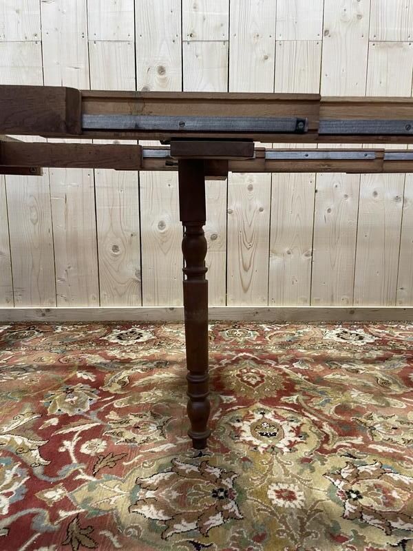 Table De Salle à Manger Ovale De Style Louis XVI En Noyer photo furniture