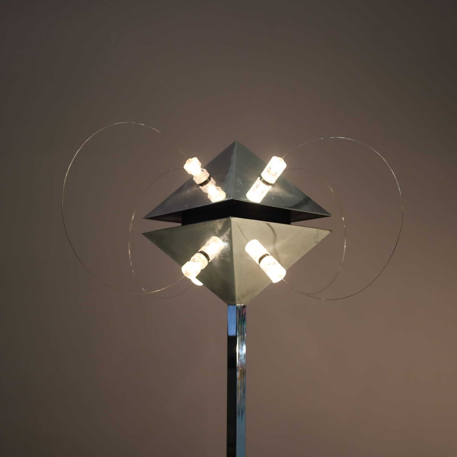 photo vinterior Unique Prototype B.T. Floor Lamp By Studio A.R.D.I.T.I., Italy 1973