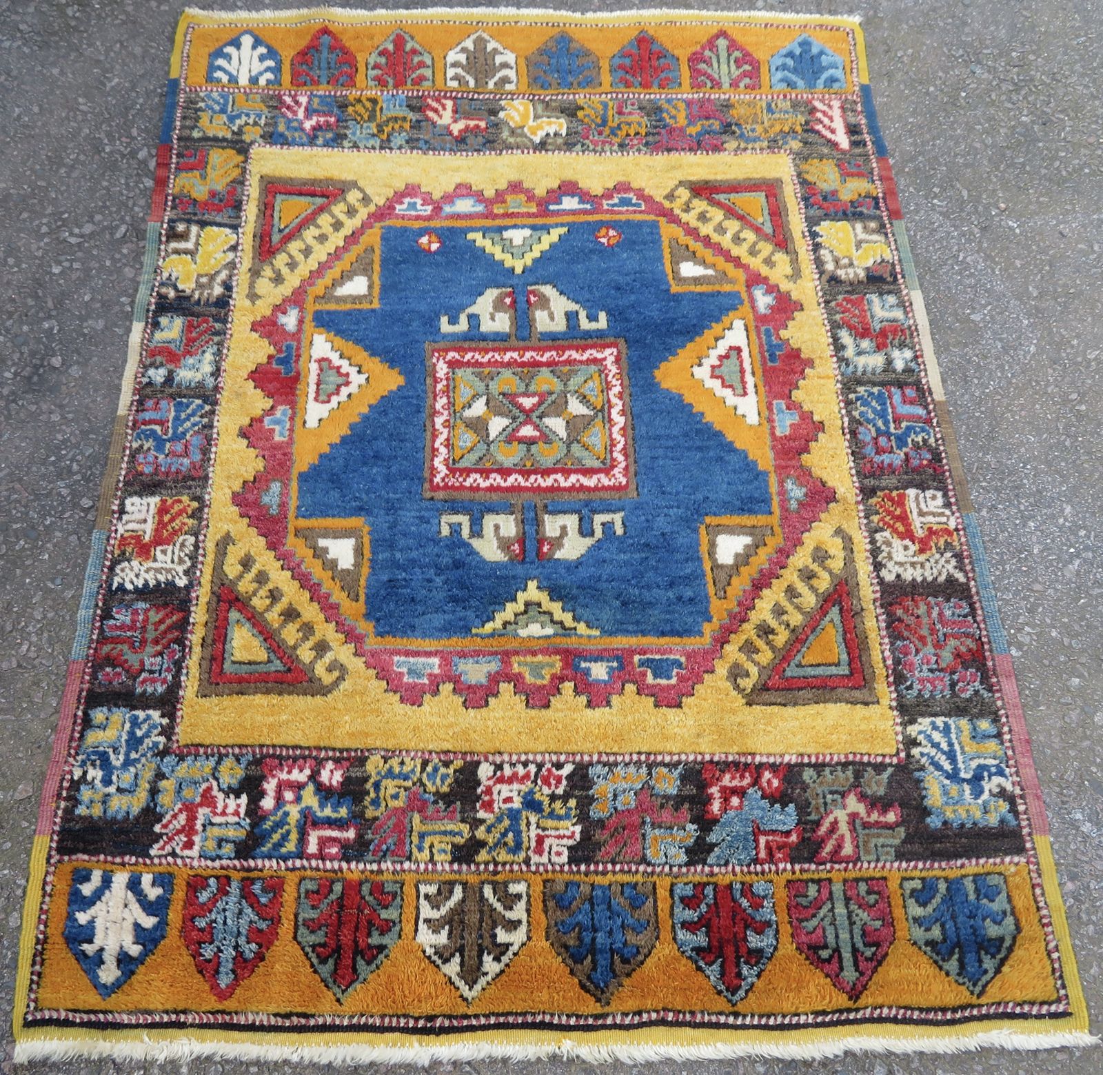 Antique Turkish Konya Yatak Rug. Central Anatolia.Circa 1870. 173cm X 123cm. photo furniture