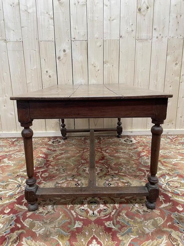 Bureau De Style Louis XIII En Noyer photo vinterior